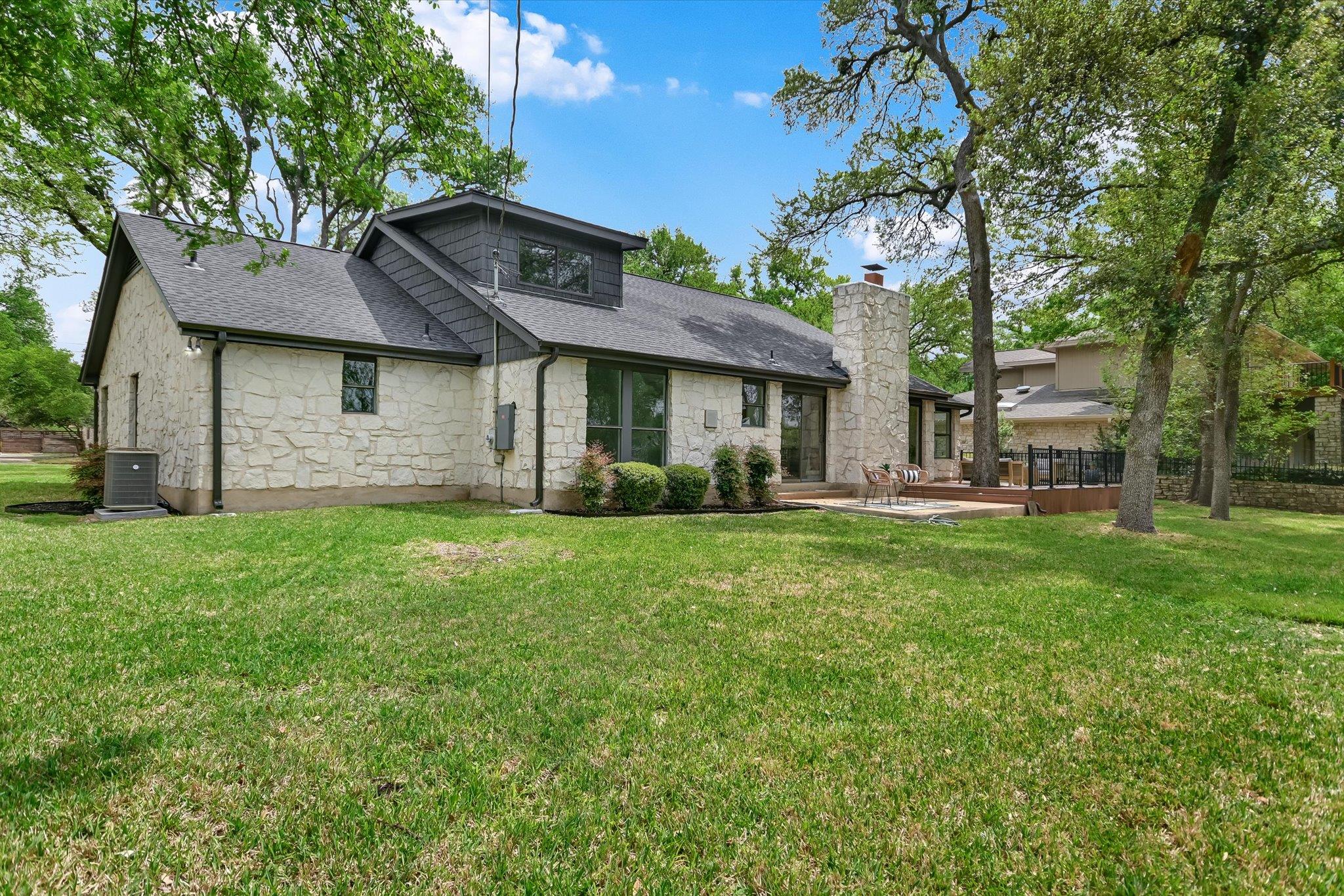 10900 Plumewood Dr Property Photo 22