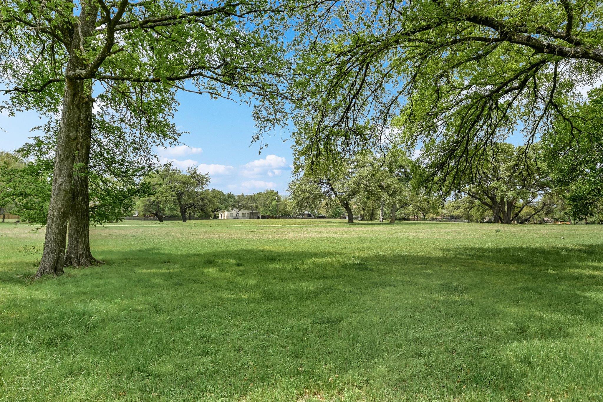 10900 Plumewood Dr Property Photo 24