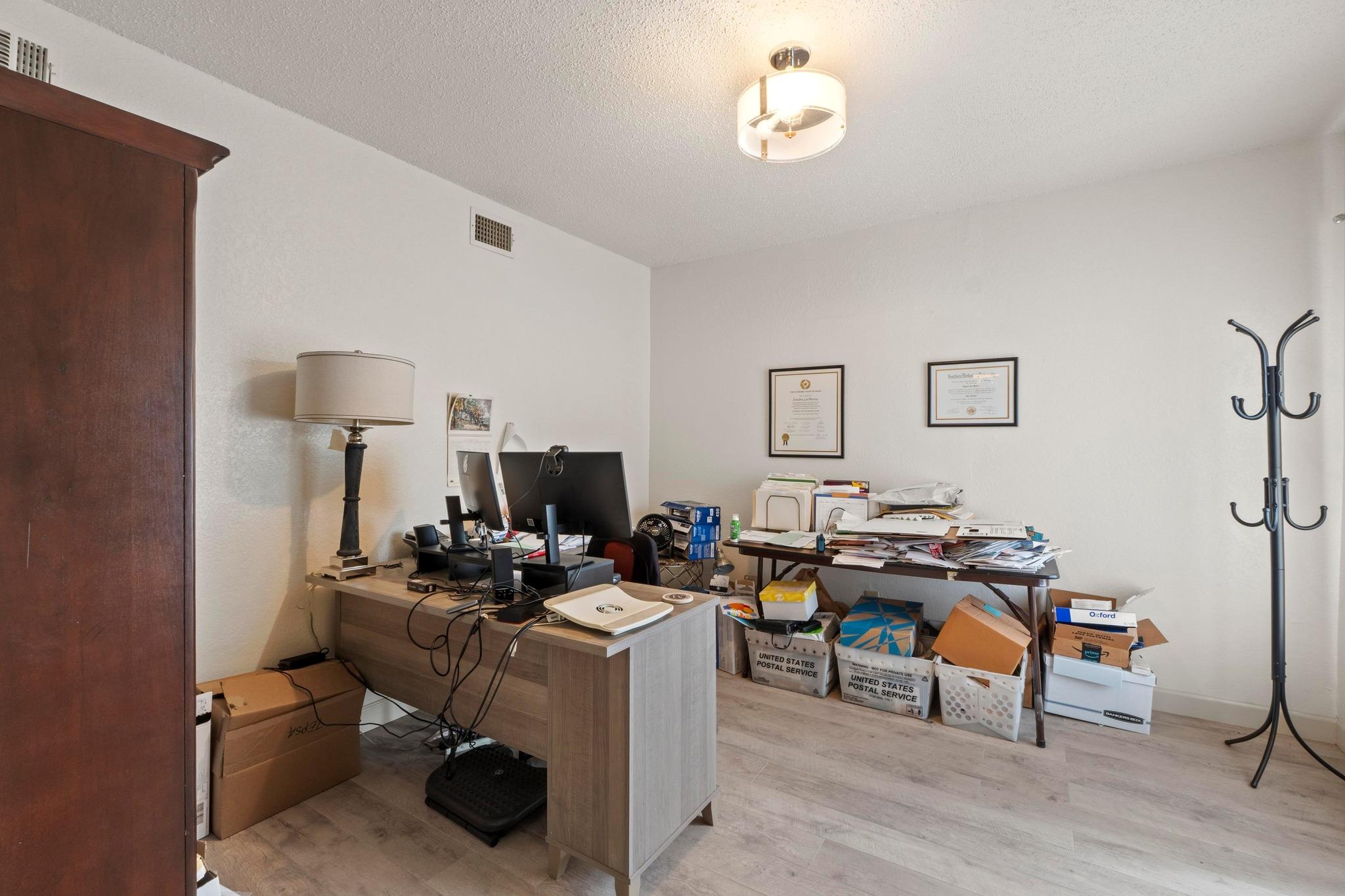 2117 E Cesar Chavez St Property Photo 5
