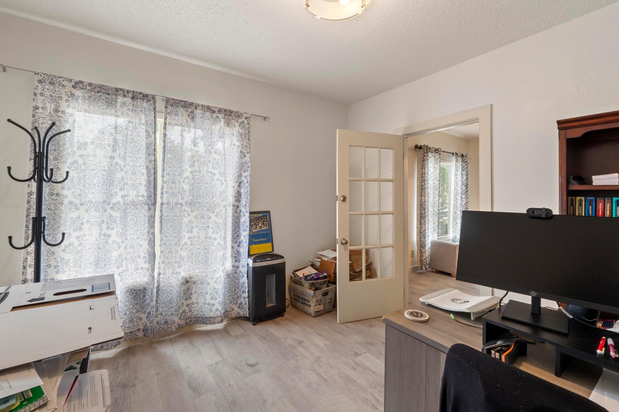 2117 E Cesar Chavez St Property Photo 6
