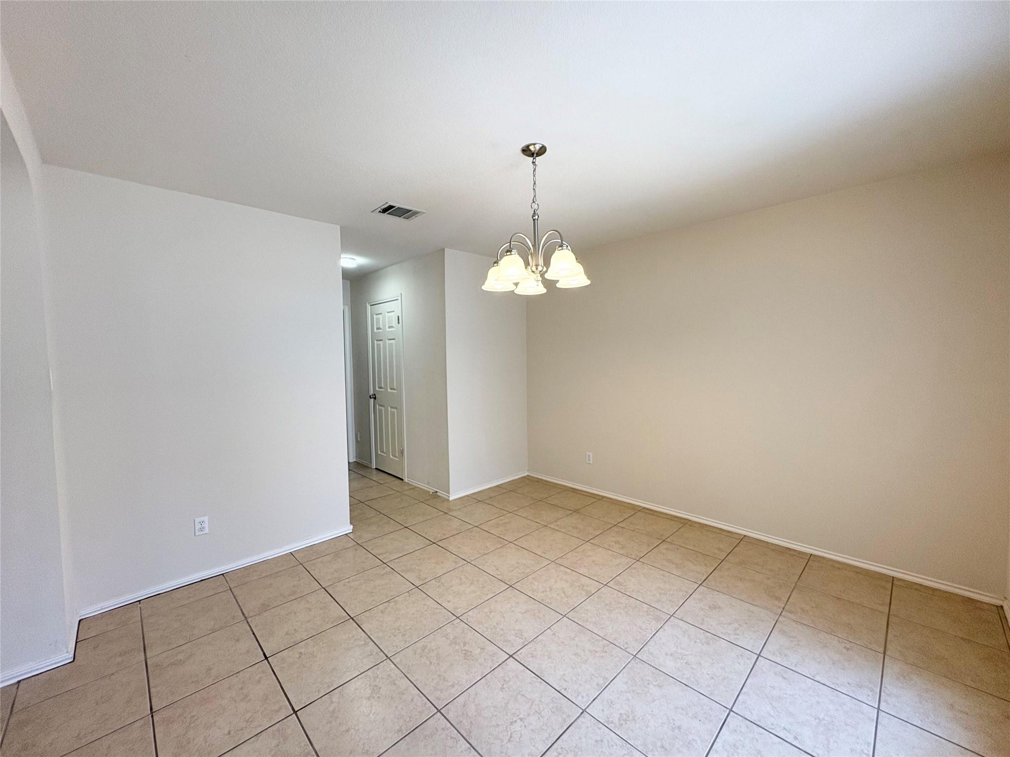 1101 Wood Creek Dr Property Photo 7
