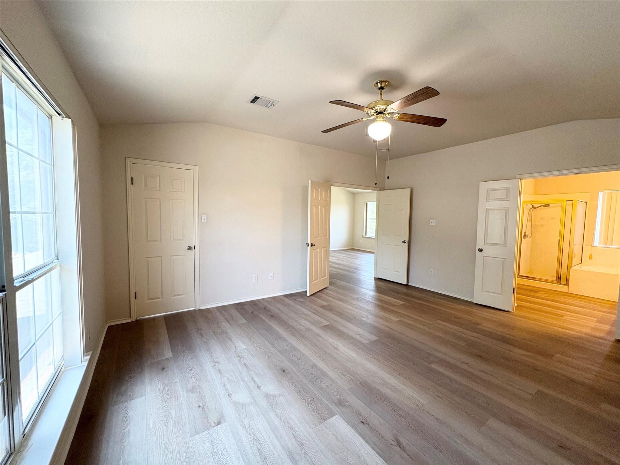 1101 Wood Creek Dr Property Photo 22