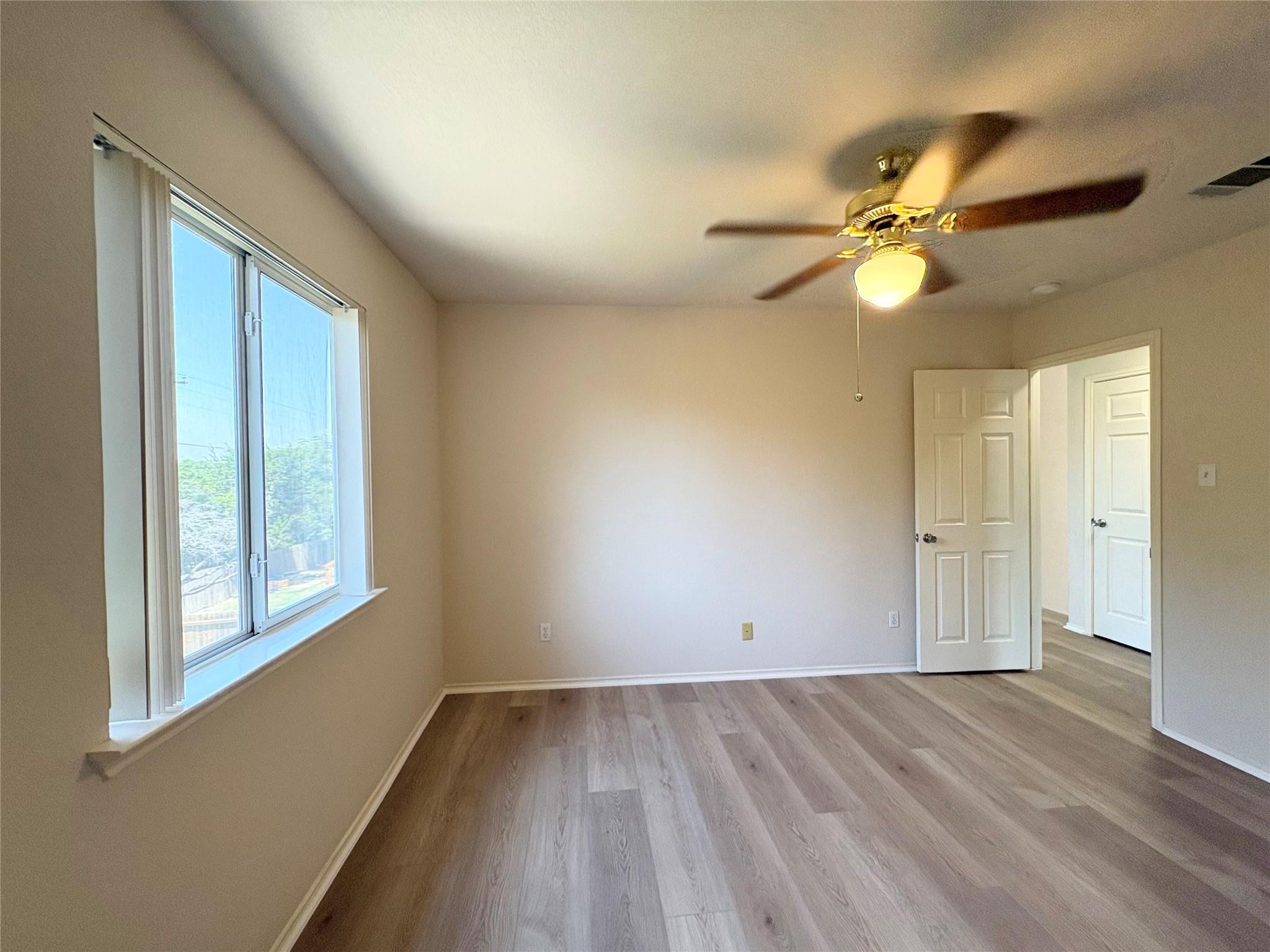 1101 Wood Creek Dr Property Photo 25
