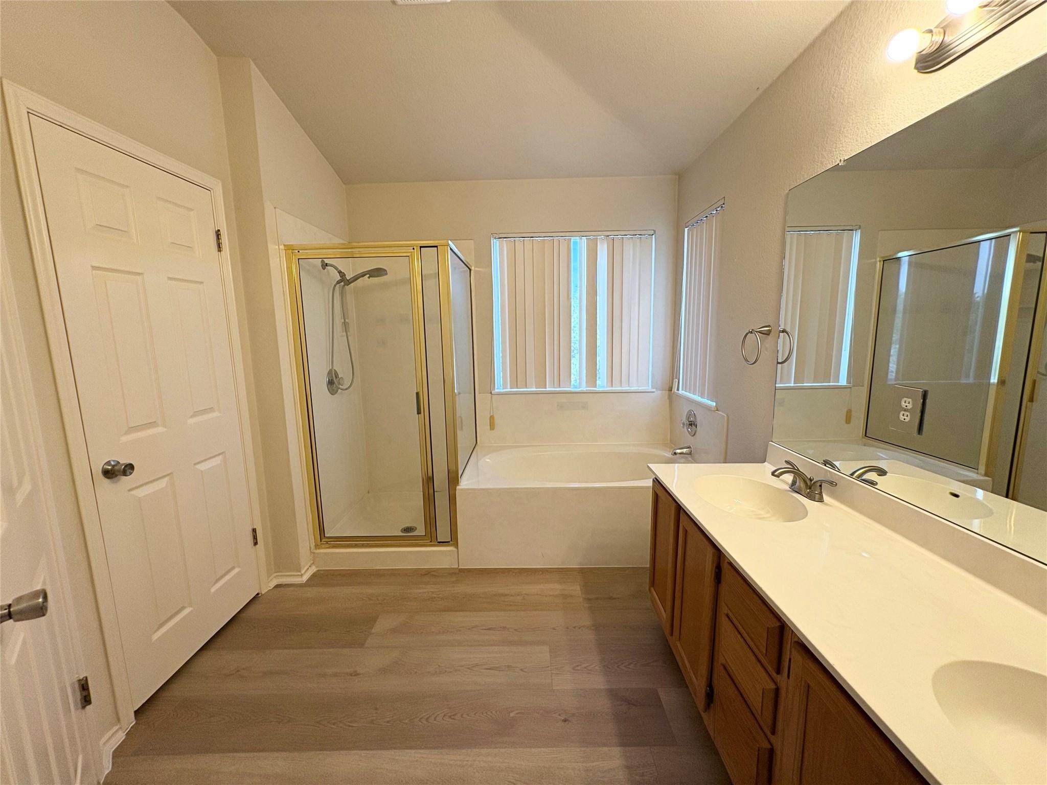 1101 Wood Creek Dr Property Photo 31