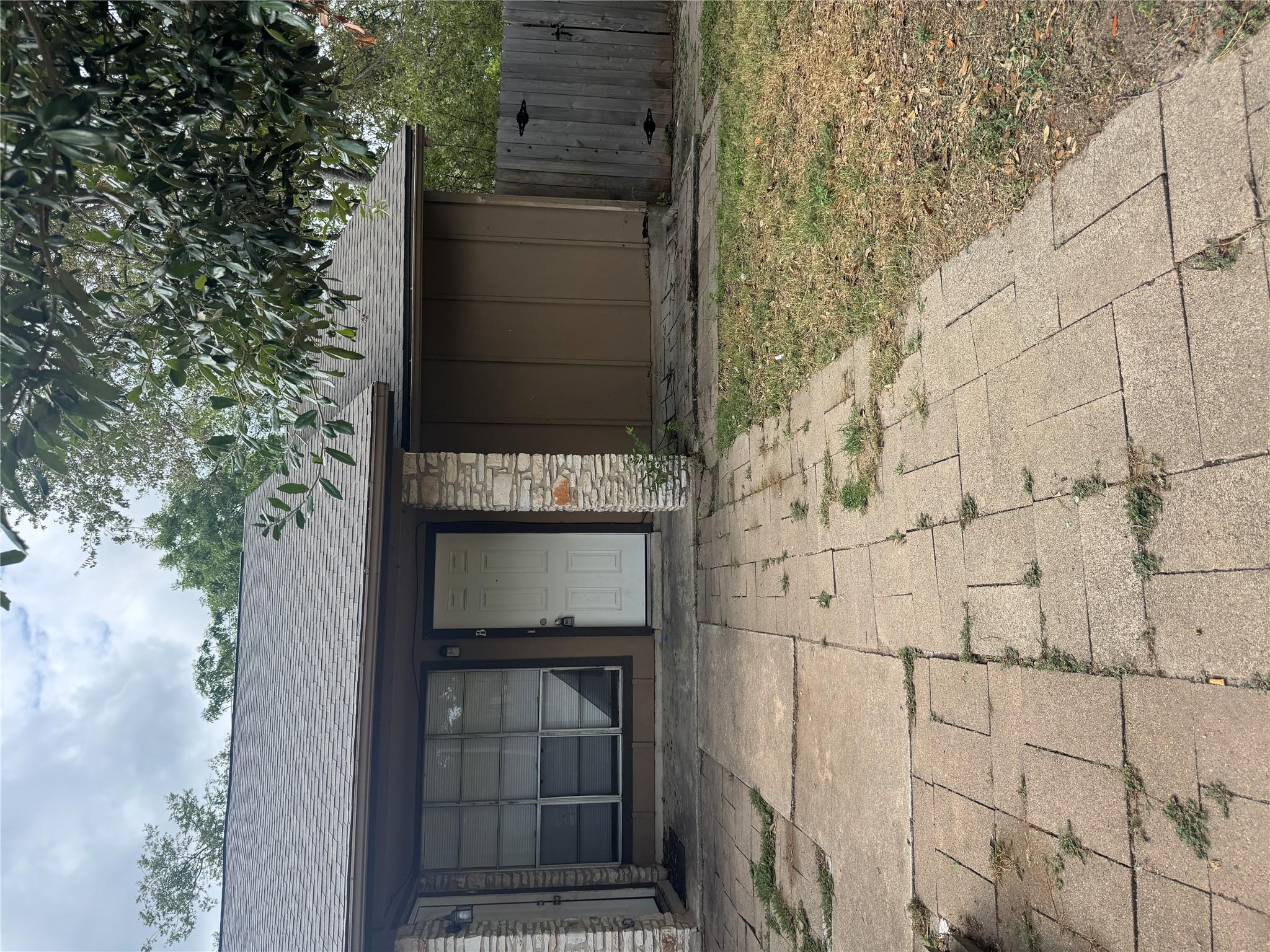 10606 Lanshire Dr #b Property Photo 8