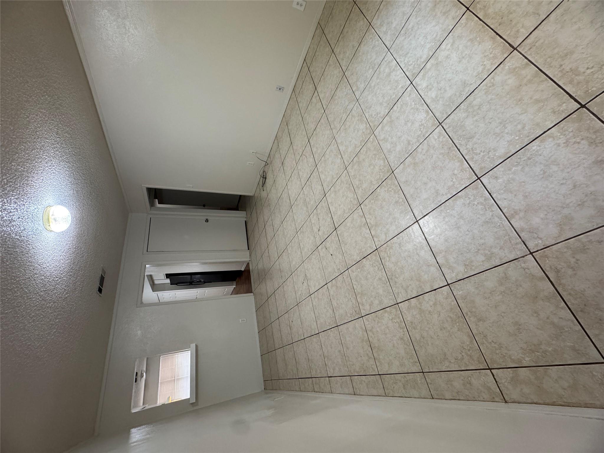 10606 Lanshire Dr #b Property Photo 9