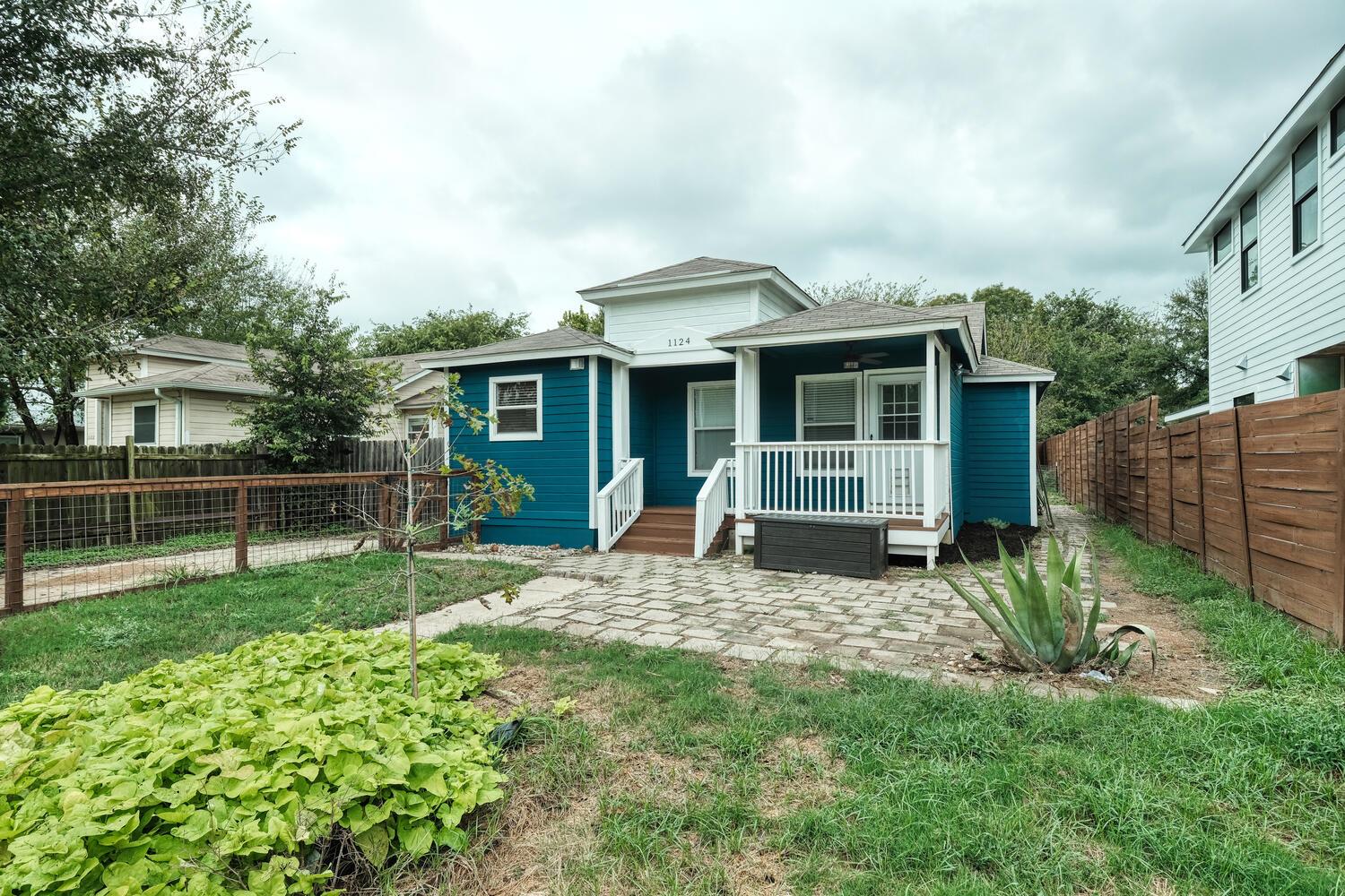 1124 Brookswood Ave Property Photo