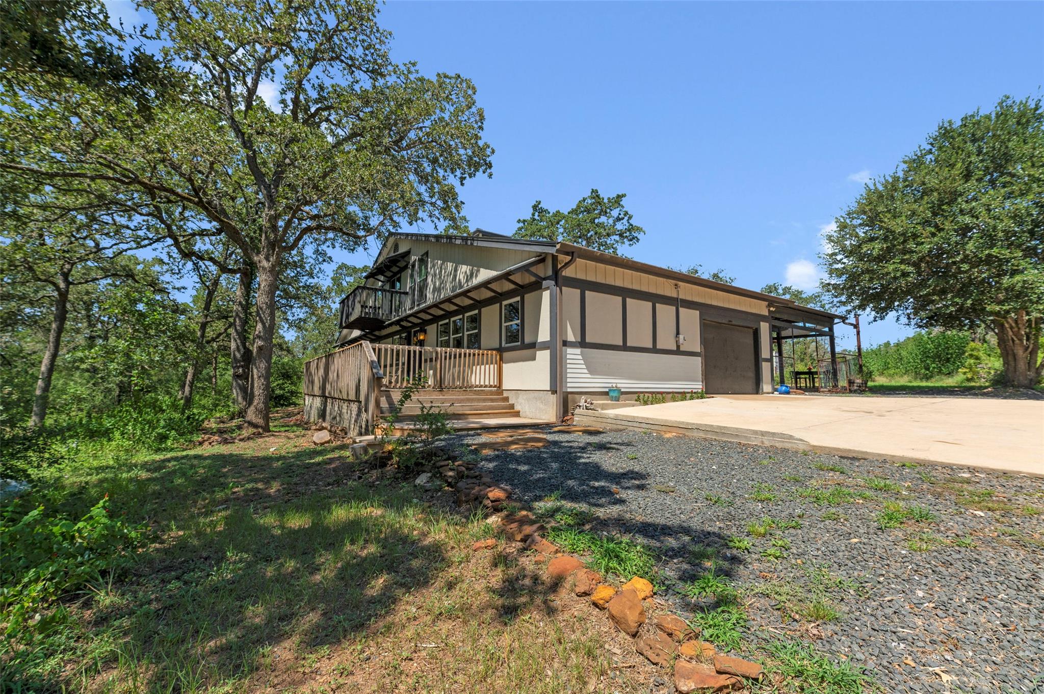 180 Ironstone Rd Property Photo 1