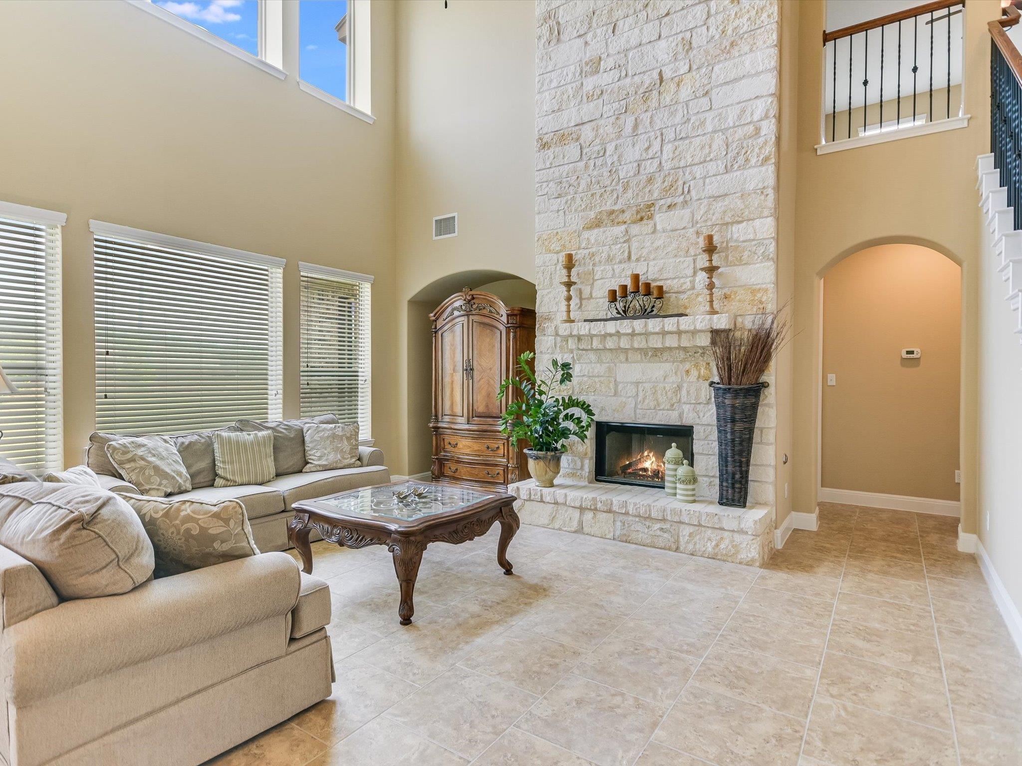 12400 Lostwood Cir Property Photo 5