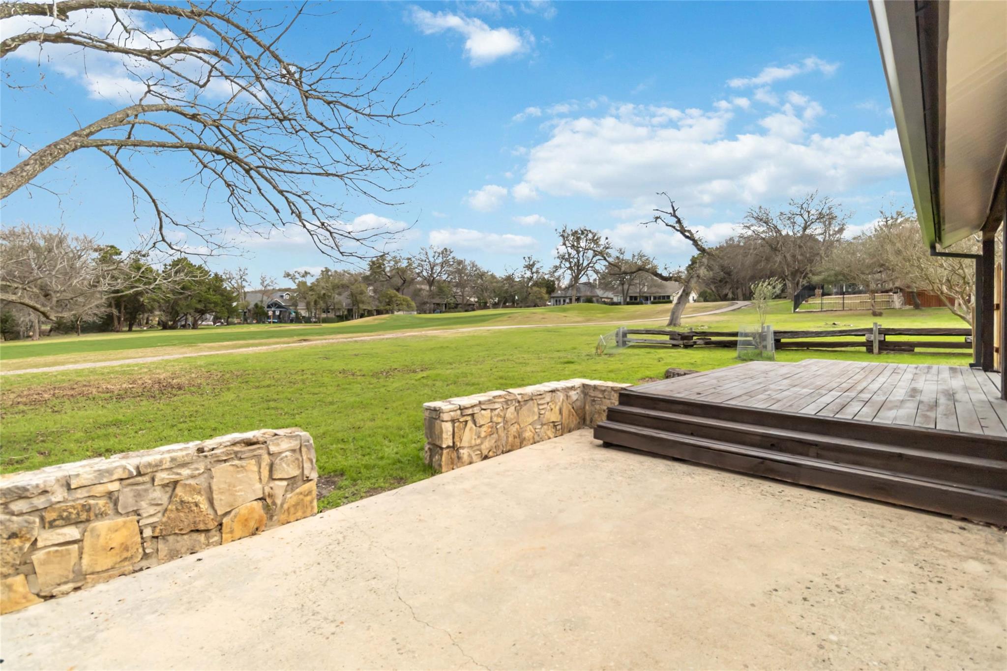 16 Country Ln Property Photo 8