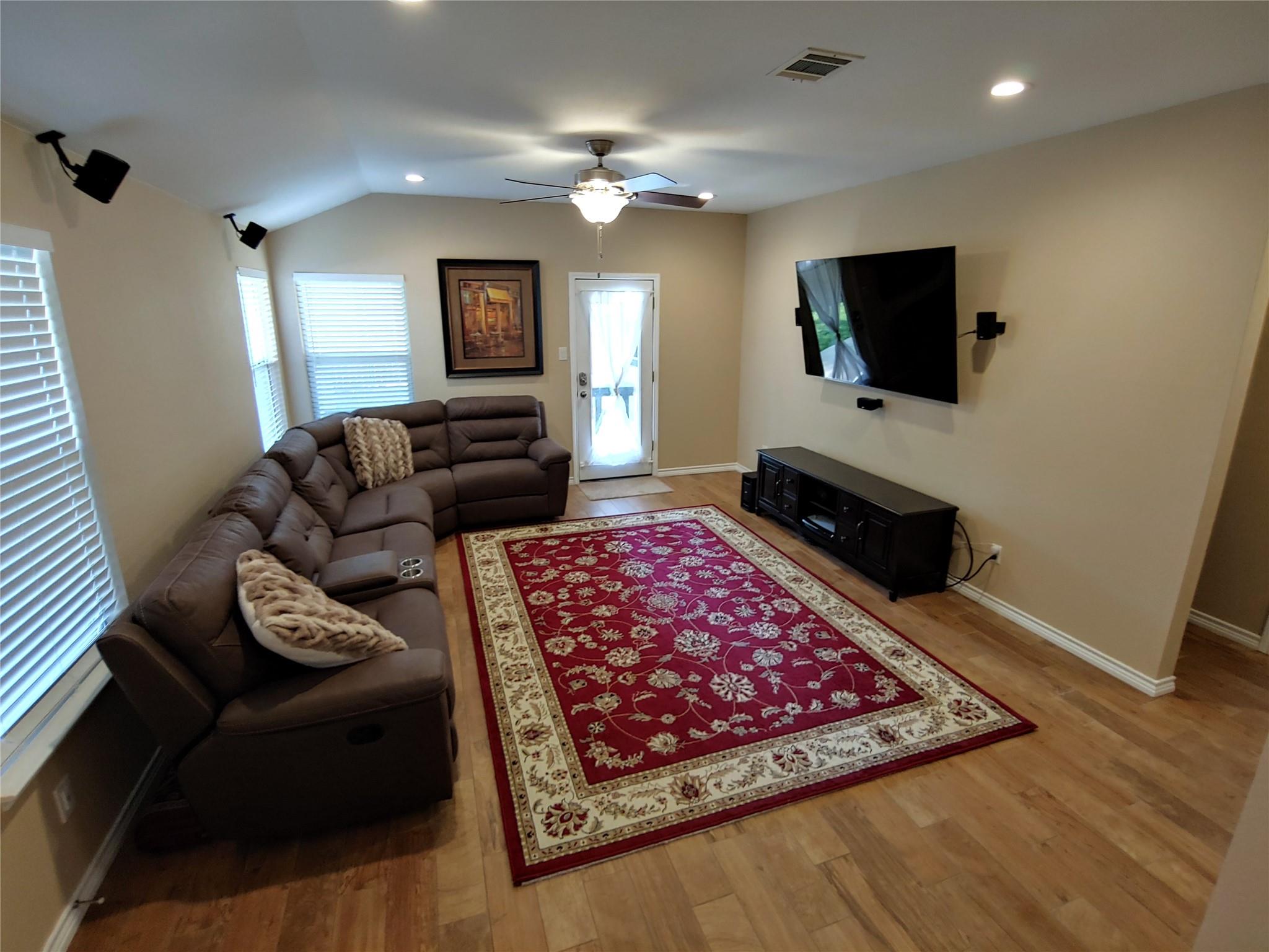8124 Tockington Way Property Photo 3