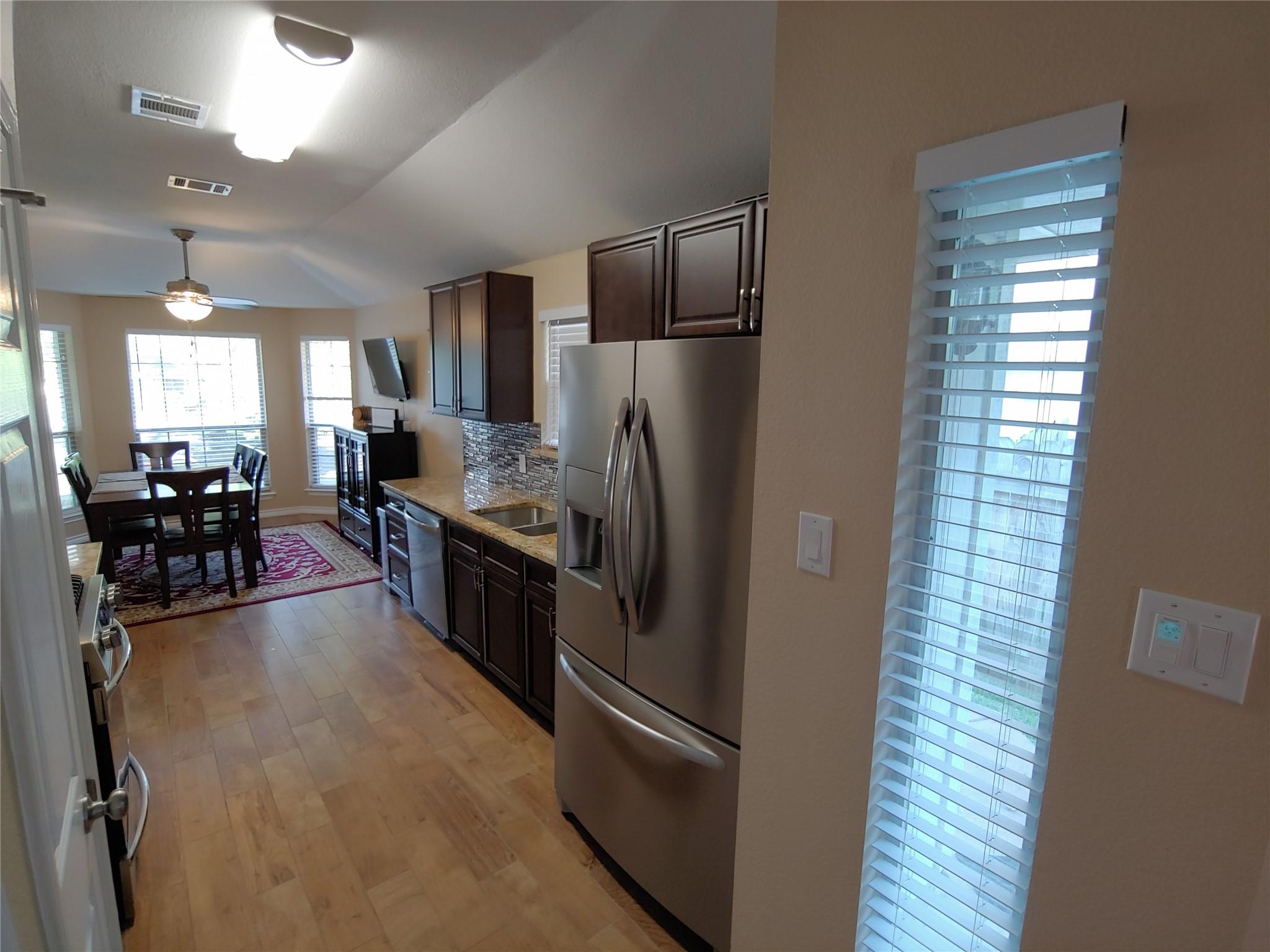 8124 Tockington Way Property Photo 7