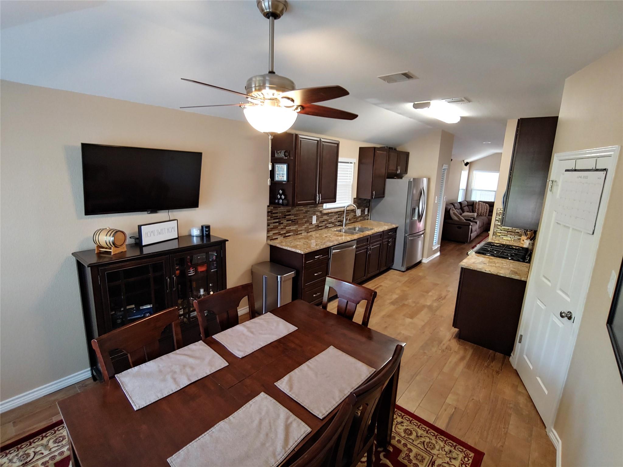 8124 Tockington Way Property Photo 8