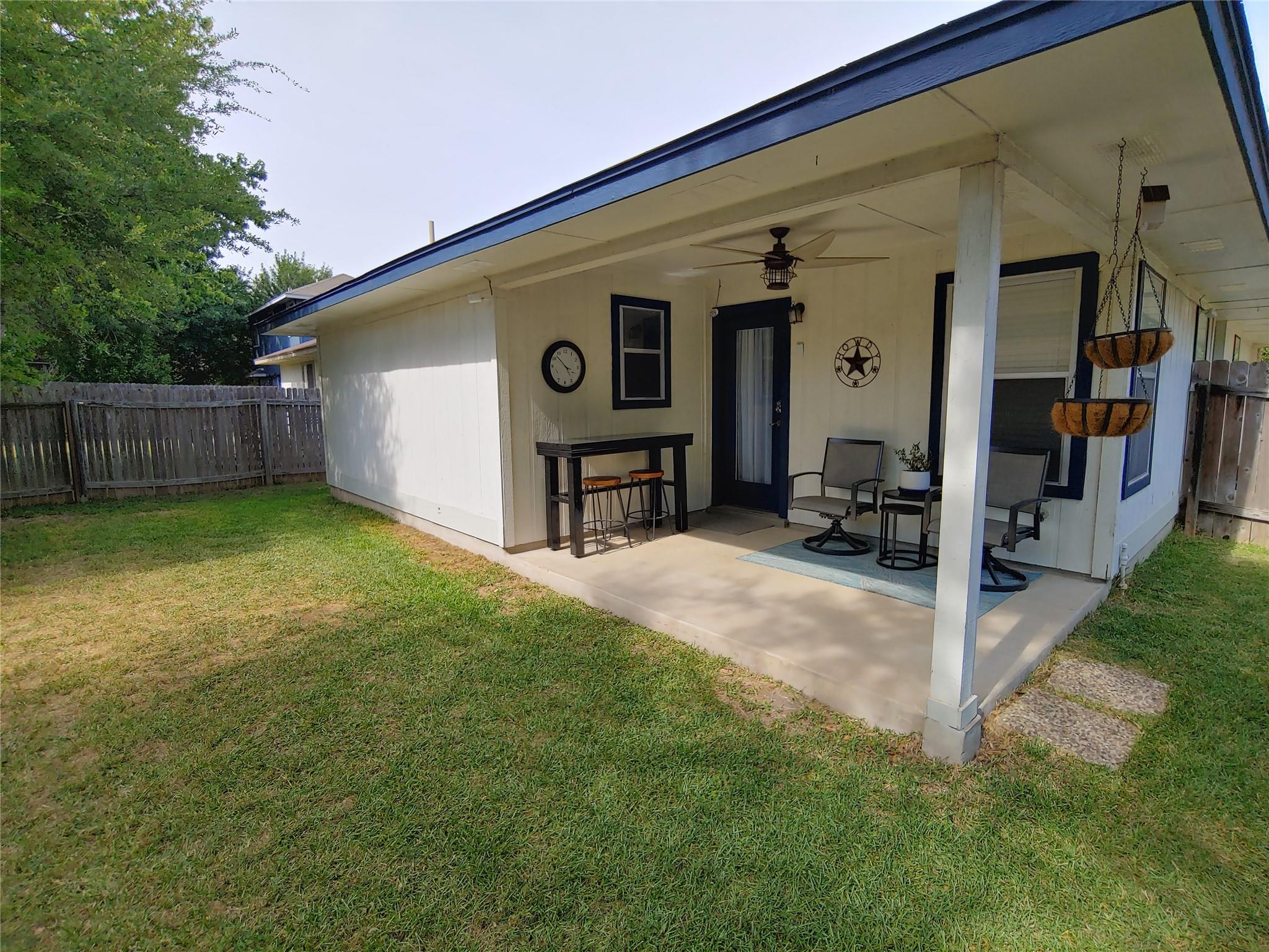 8124 Tockington Way Property Photo 24