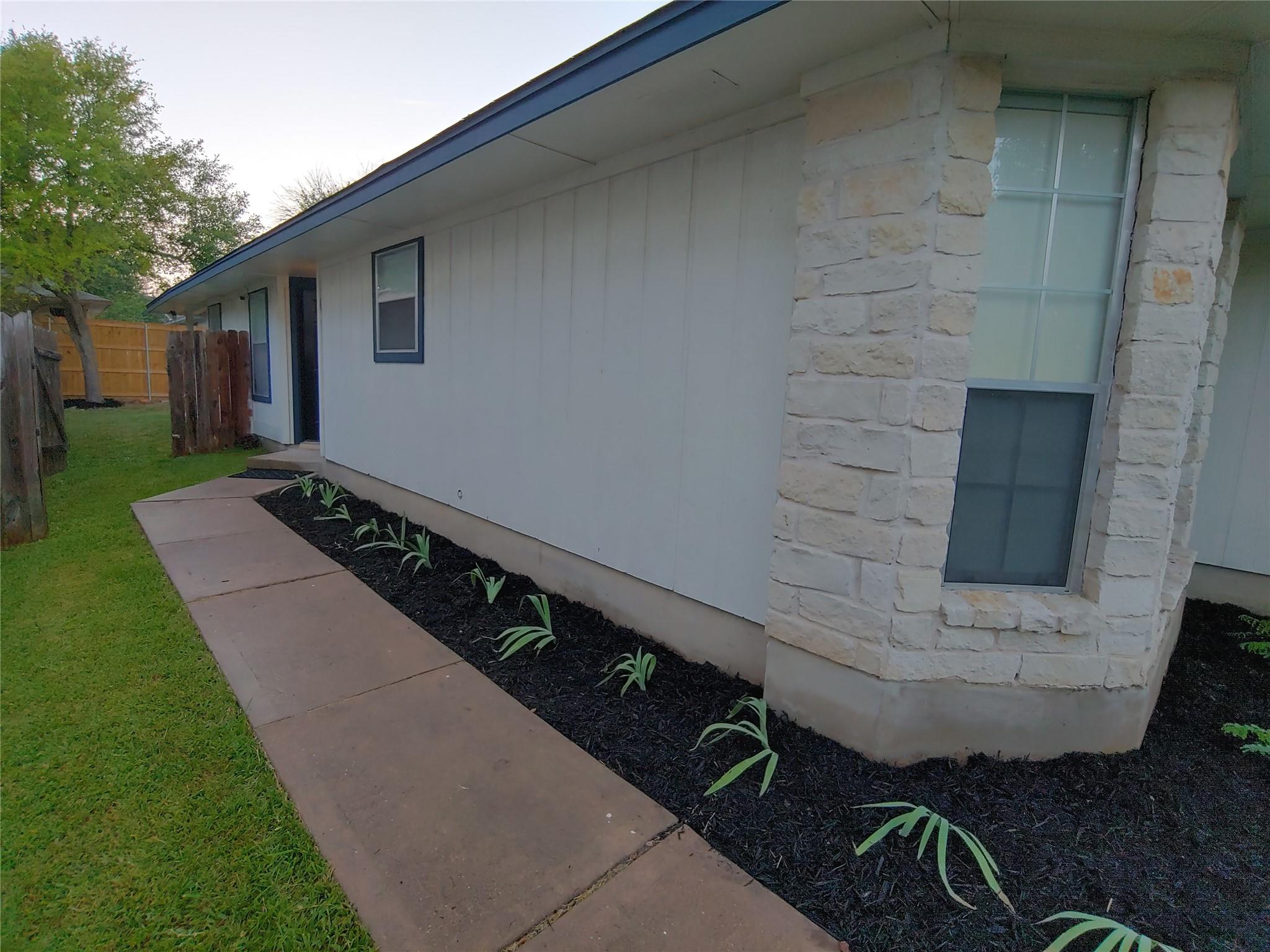 8124 Tockington Way Property Photo 26