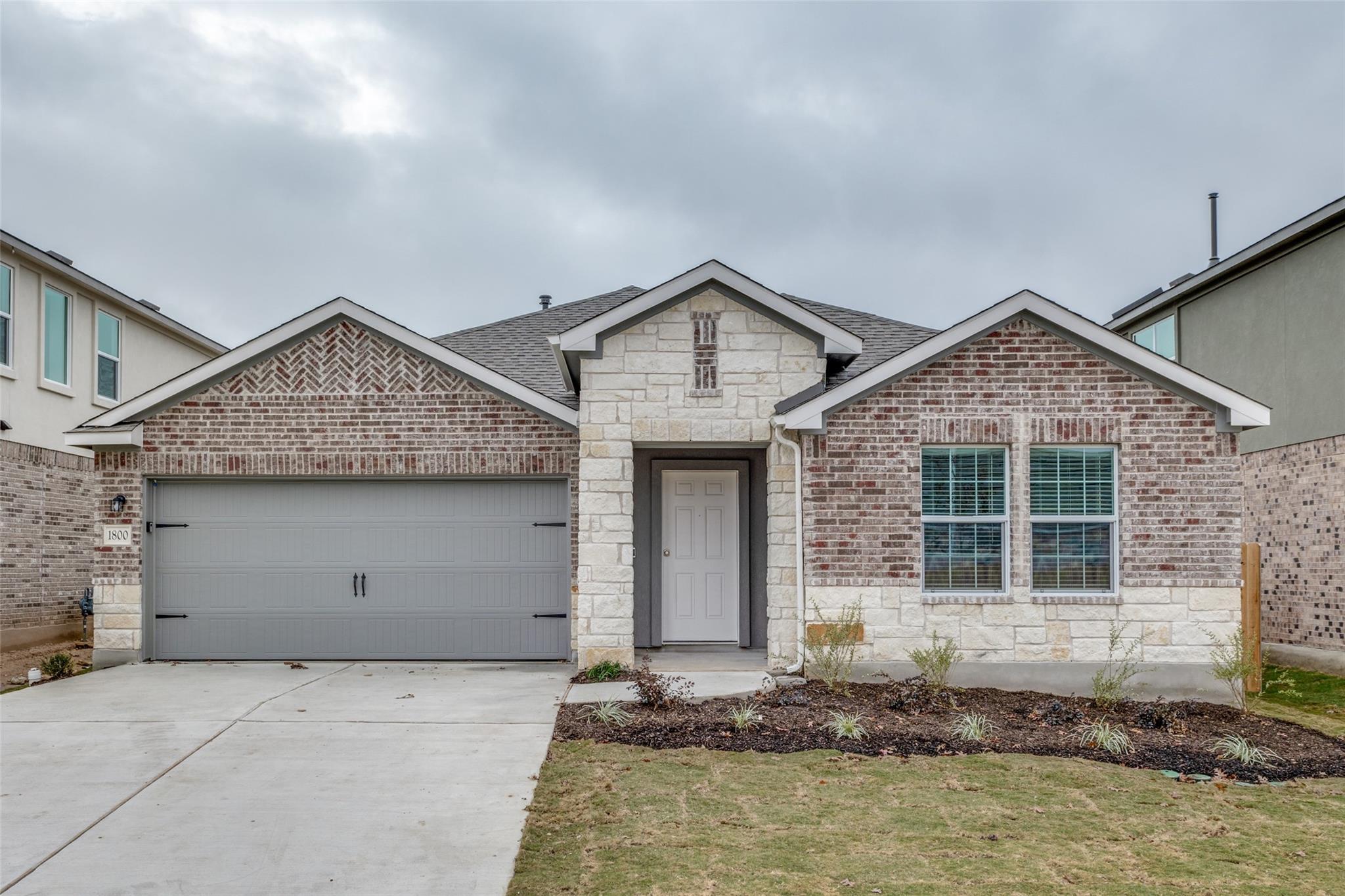 1800 Catahoula Dr Property Photo 2