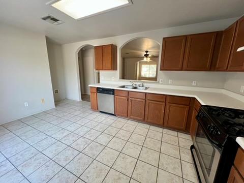 1200 Hughmont Dr Property Photo 8