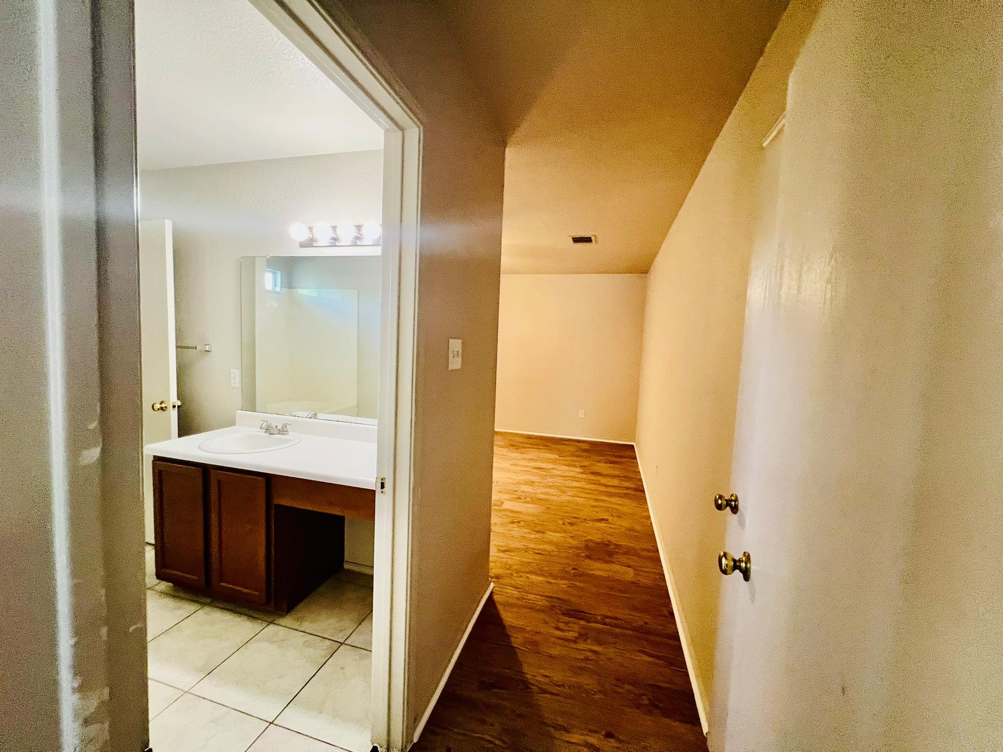 1200 Hughmont Dr Property Photo 20