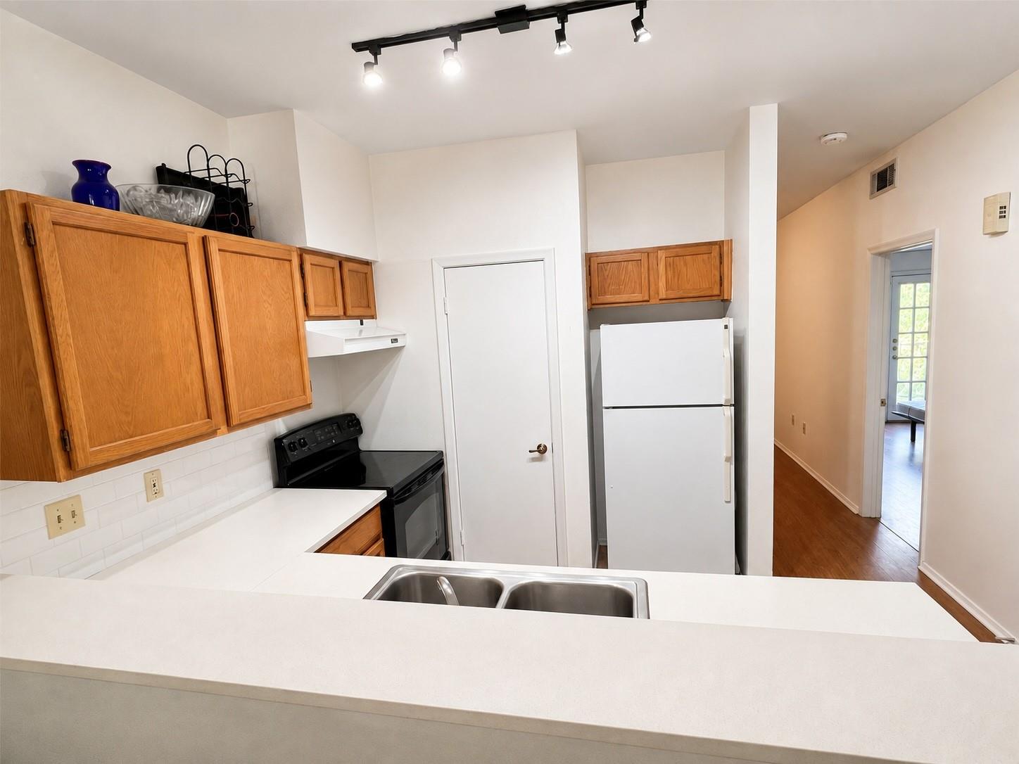 2801 Rio Grande St #203 Property Photo 6