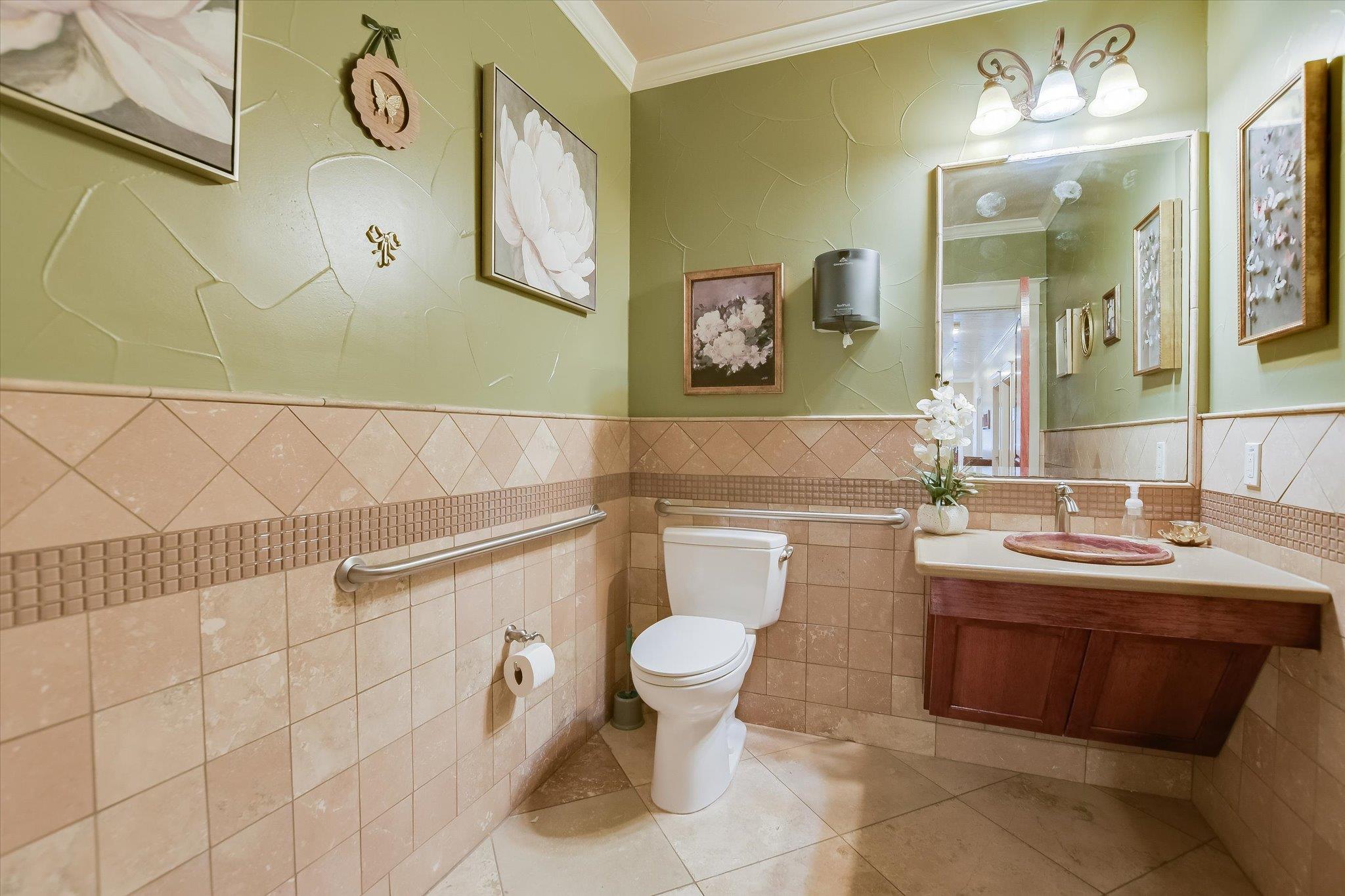 310 W Main St #203 Property Photo 7