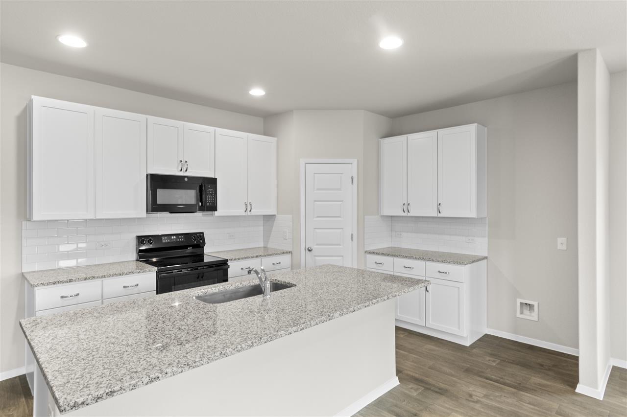 2456 Ambling Trl Property Photo 8