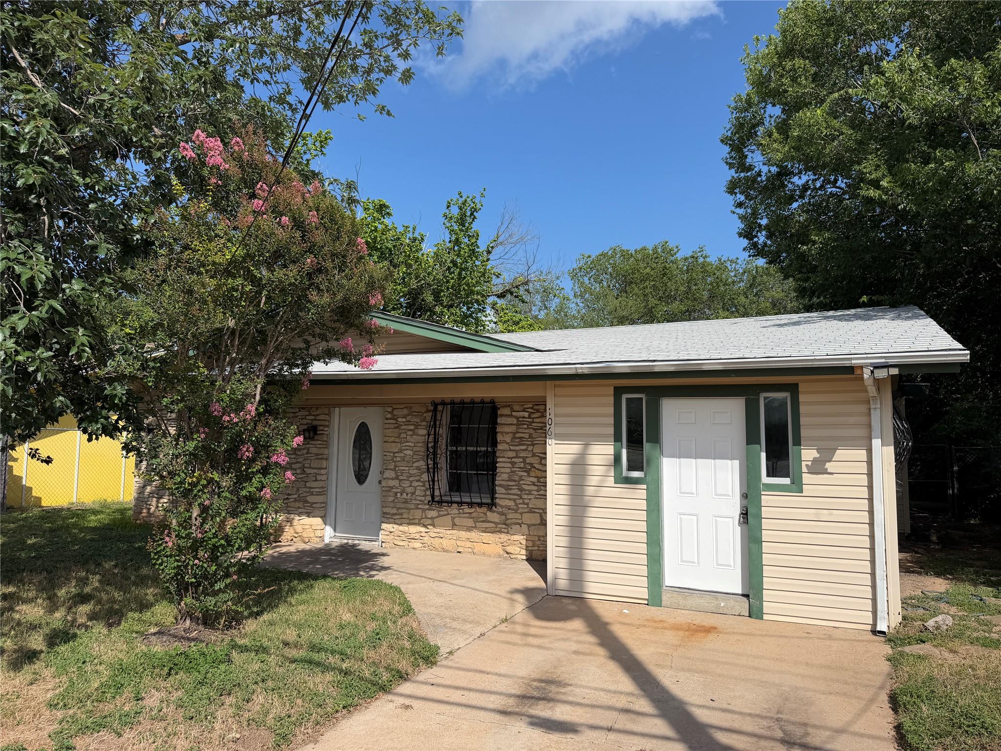 1060 Gardner None Property Photo 5