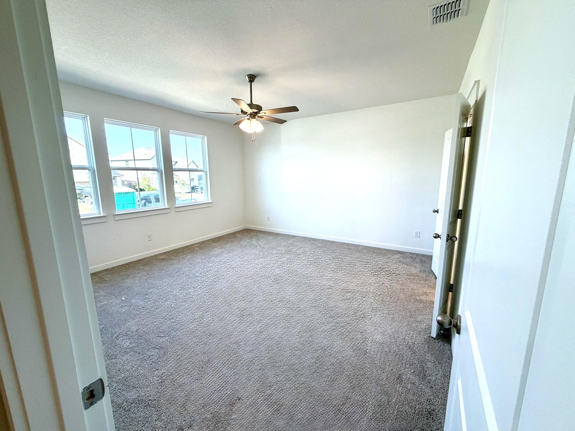 504 Bloomington Loop Property Photo 8