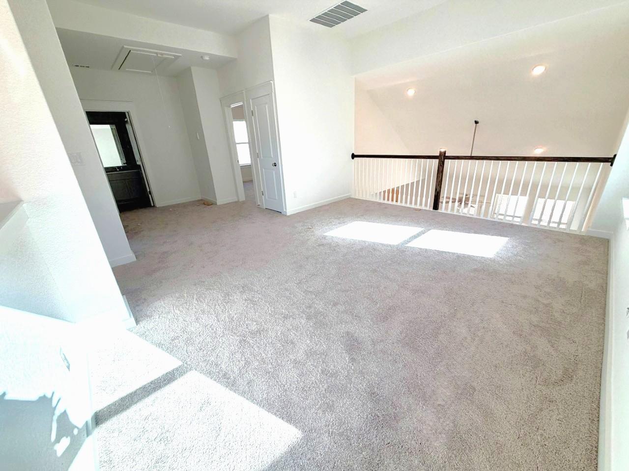 504 Bloomington Loop Property Photo 14
