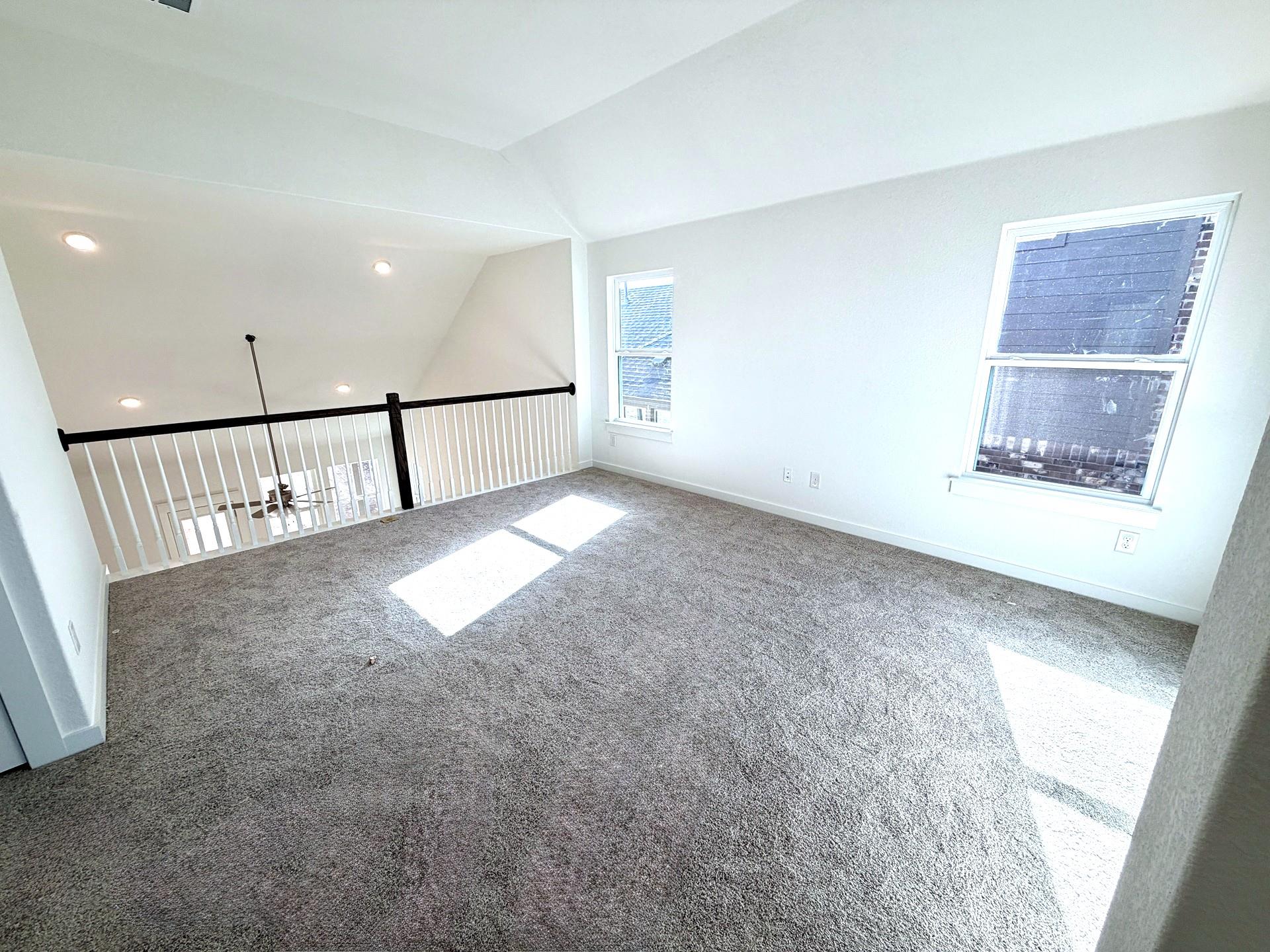 504 Bloomington Loop Property Photo 15