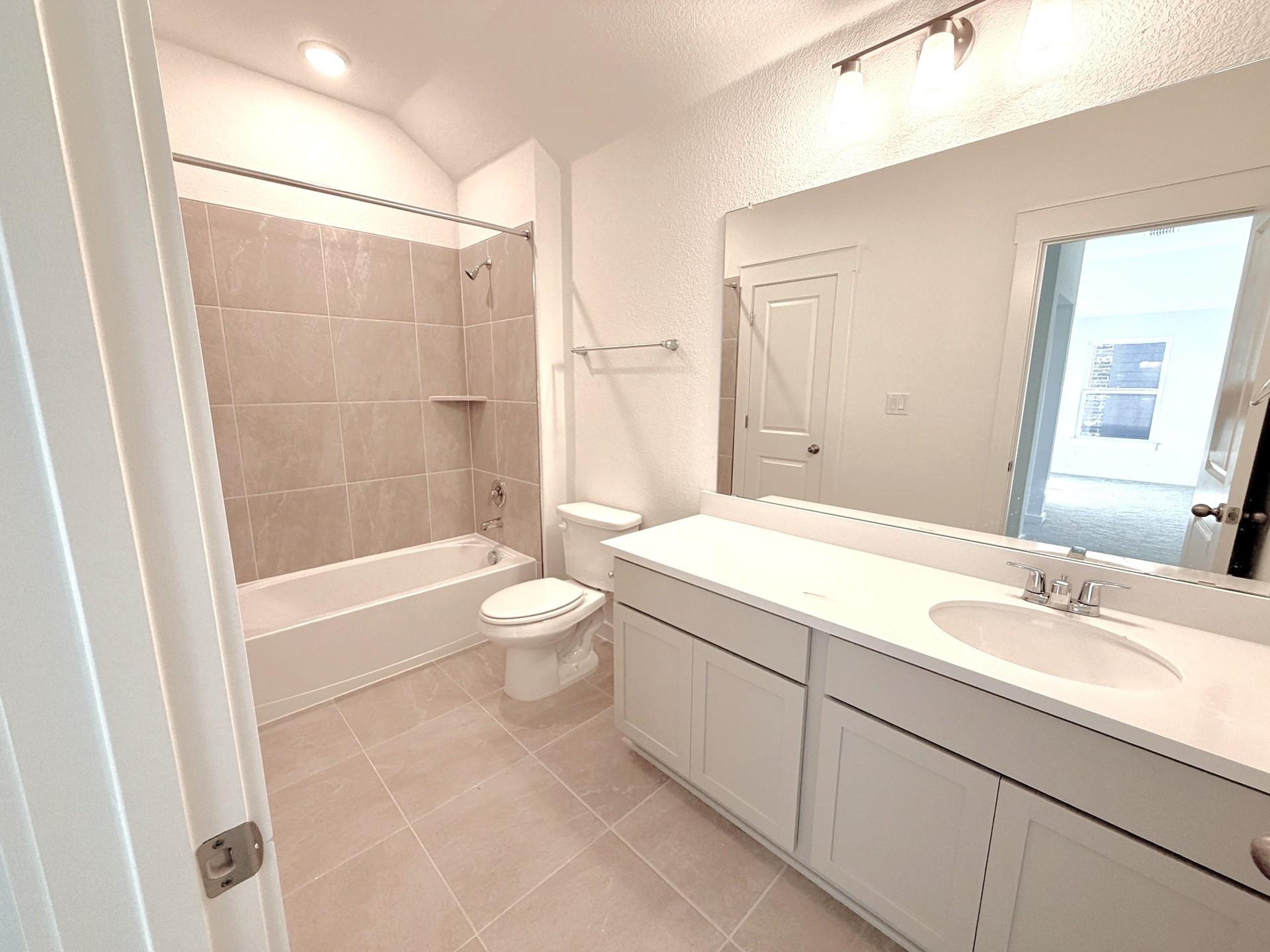 504 Bloomington Loop Property Photo 18