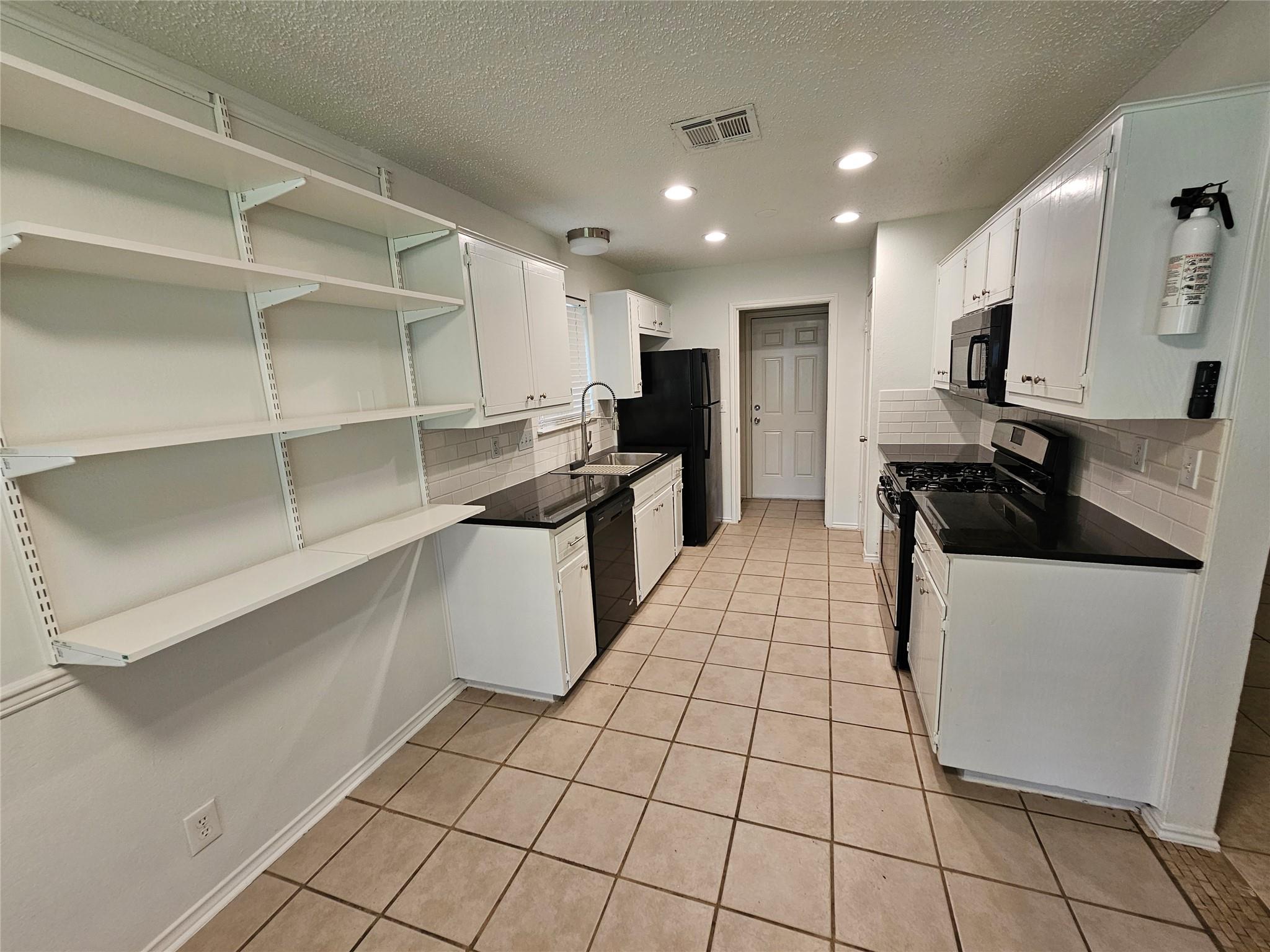 2407 Meadow Brook Dr Property Photo 4