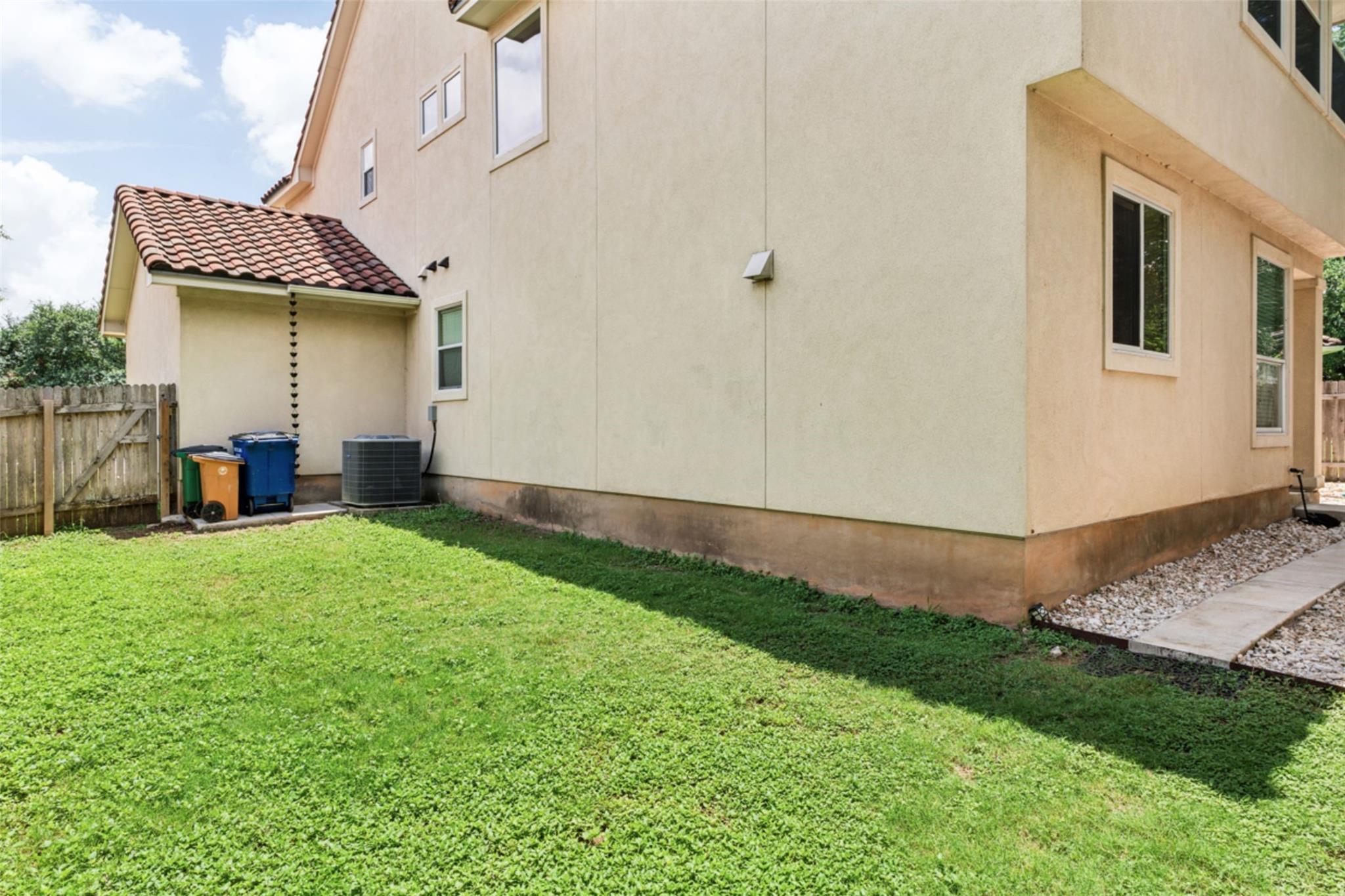 15528 Interlachen Dr Property Photo 6