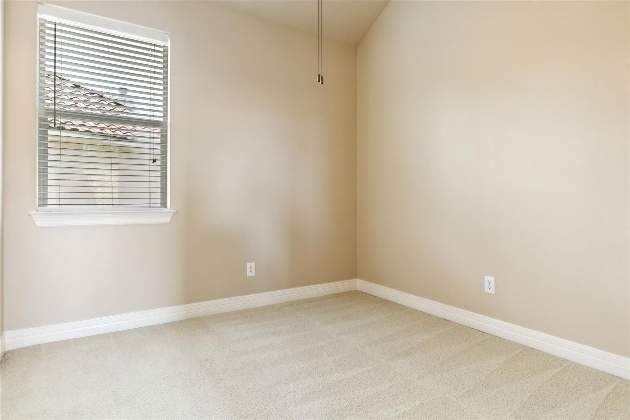 15528 Interlachen Dr Property Photo 7
