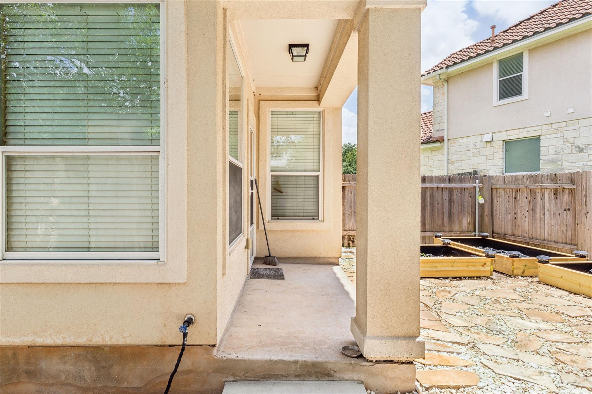 15528 Interlachen Dr Property Photo 8