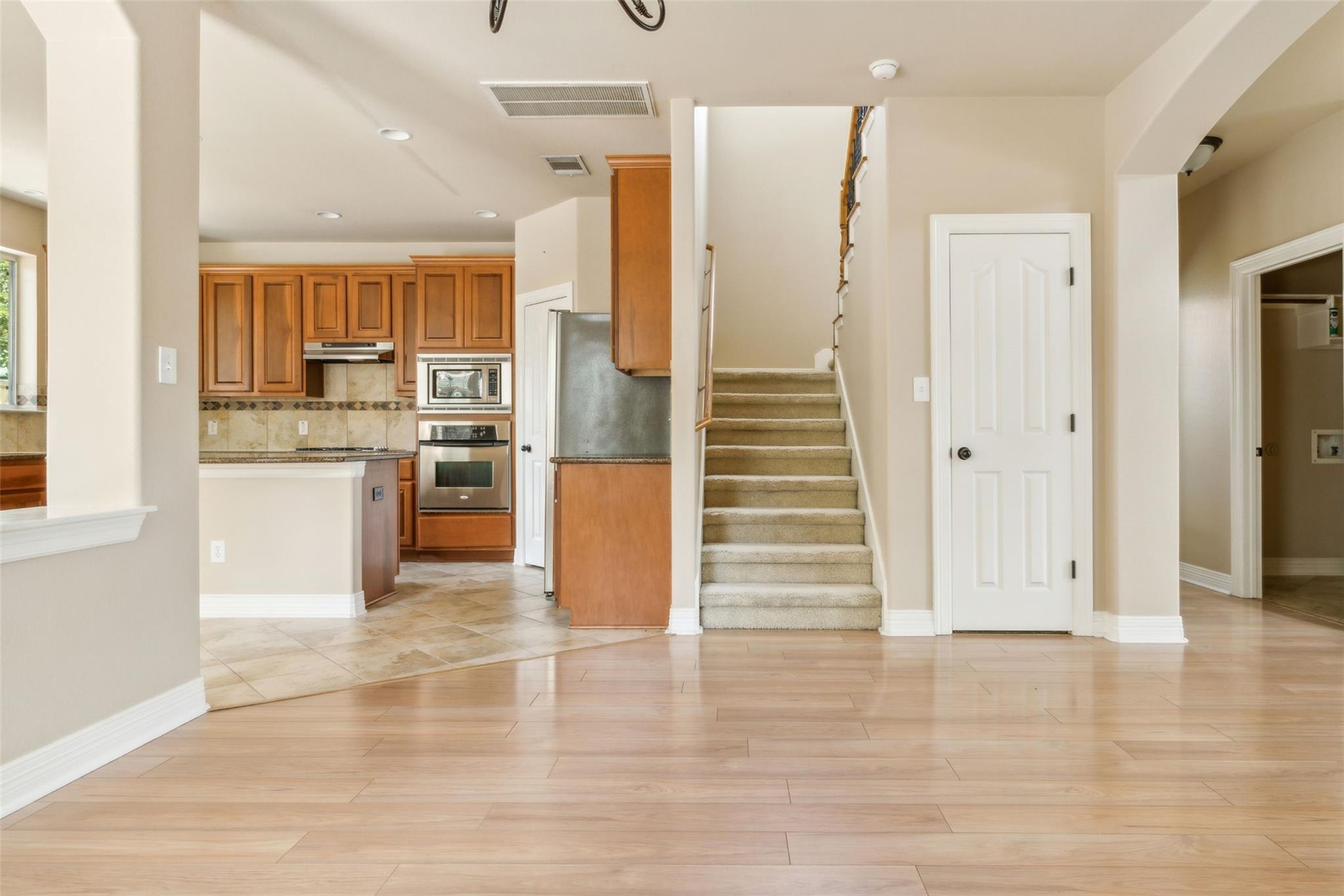 15528 Interlachen Dr Property Photo 22