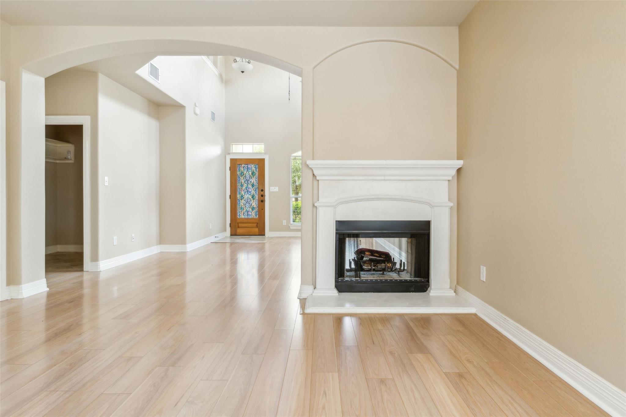 15528 Interlachen Dr Property Photo 23