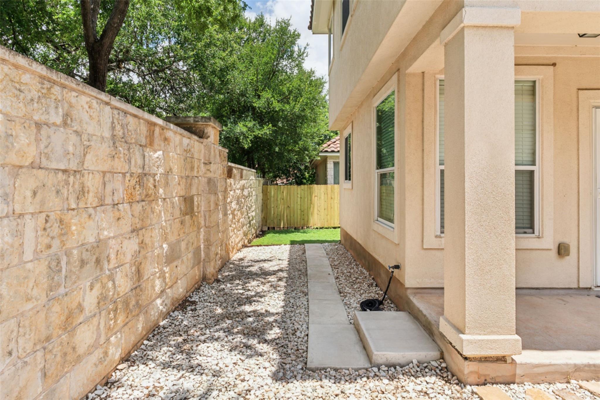 15528 Interlachen Dr Property Photo 38