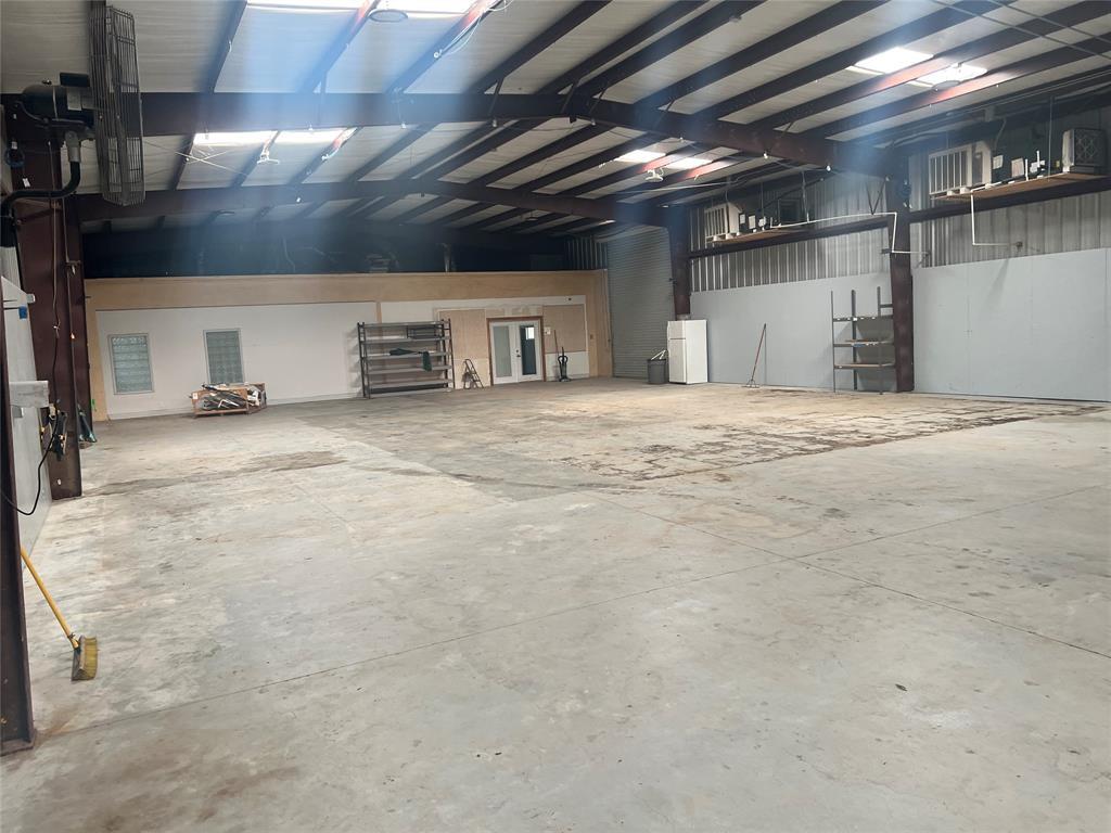 15402 Dexler Dr Property Photo 4