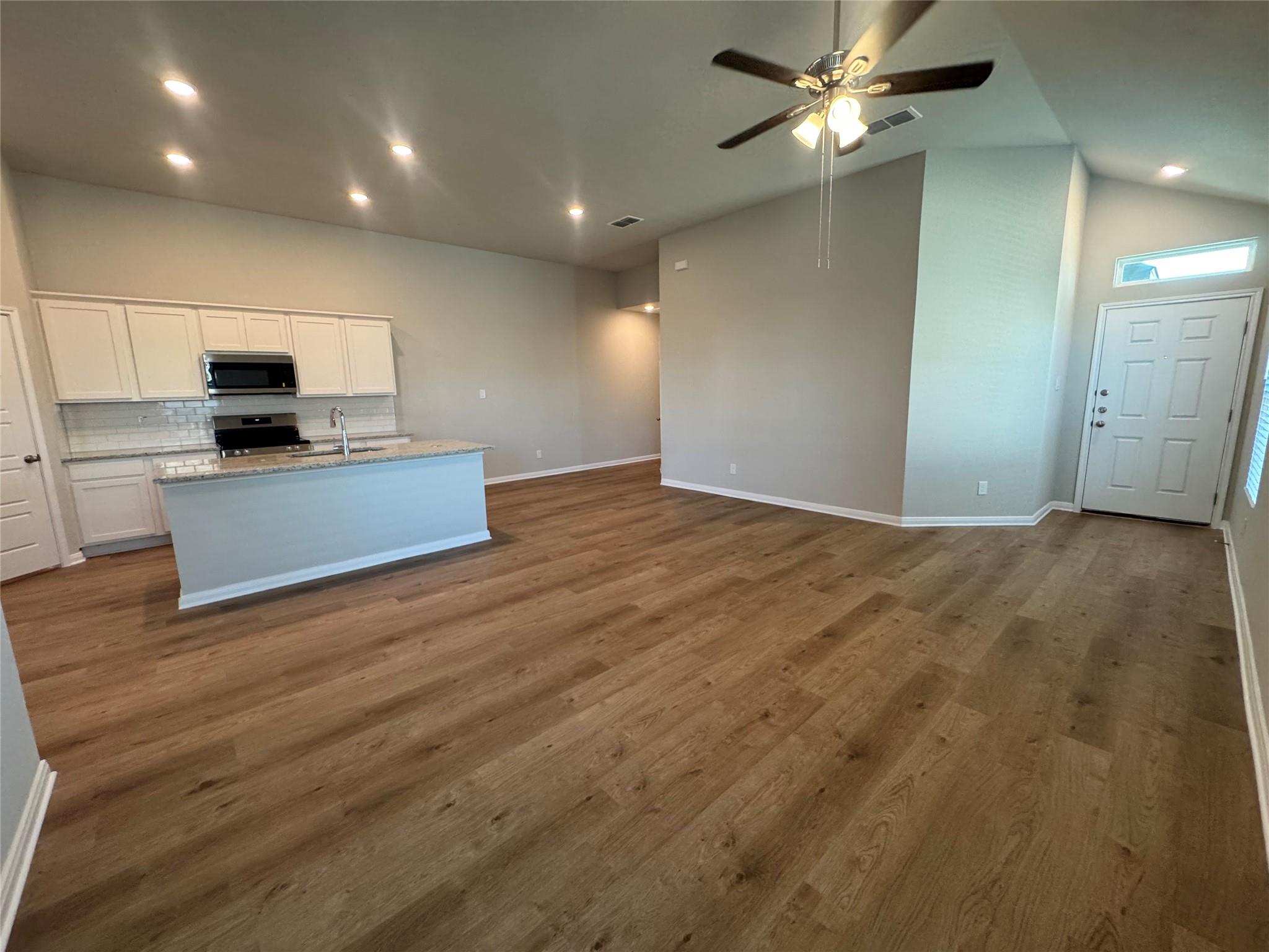 830 Staglin St #b Property Photo 4