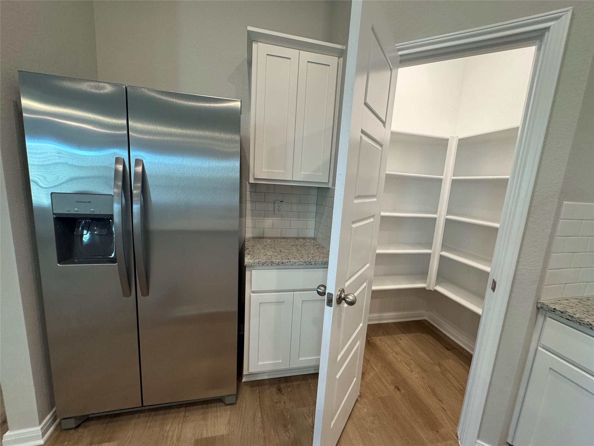 830 Staglin St #b Property Photo 8