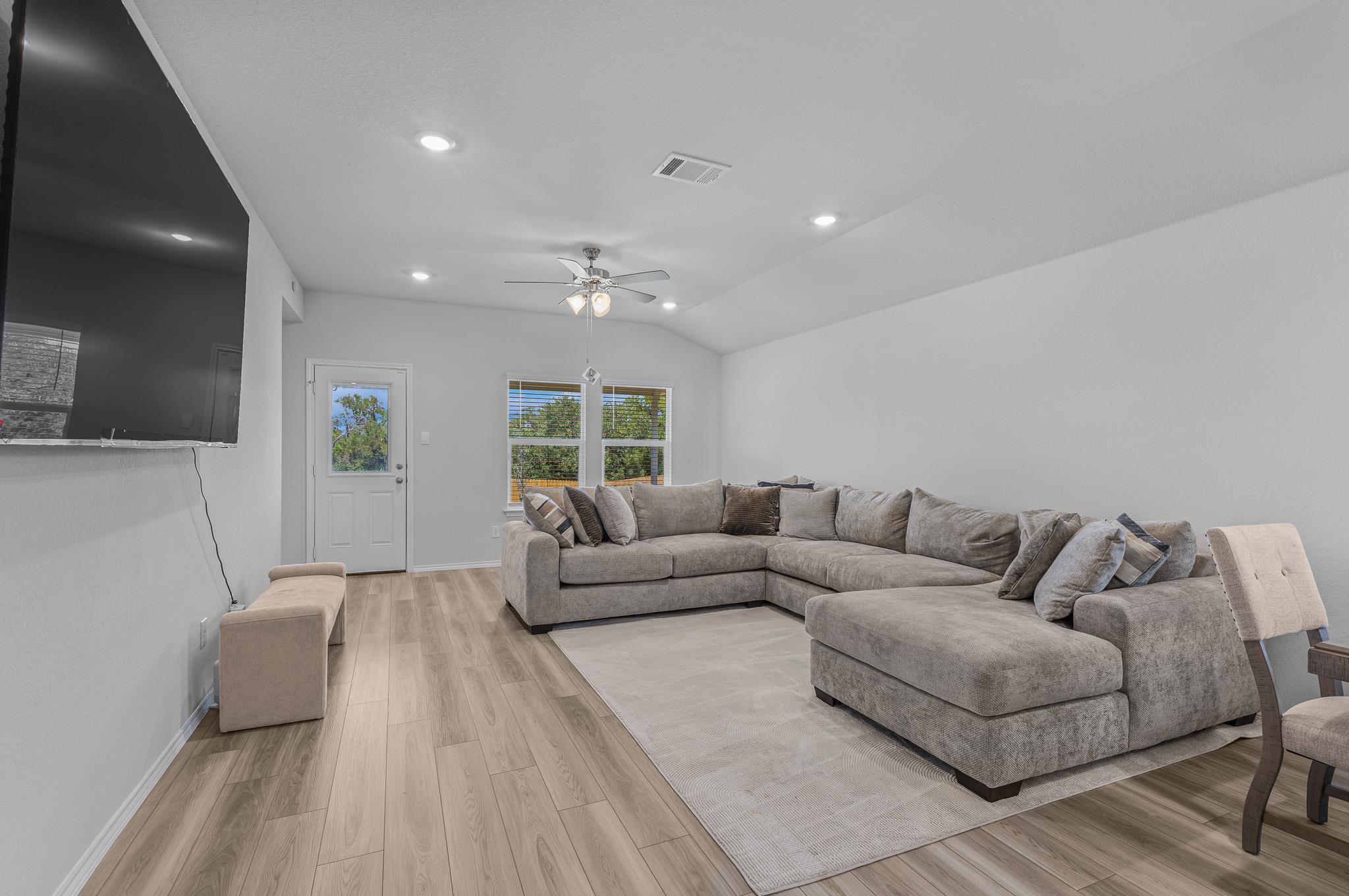 4011 Baerlon None Property Photo 10