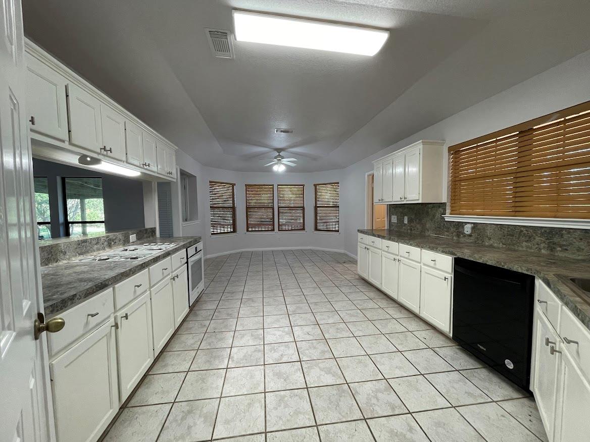 5001 Blue Bluff Rd Property Photo 5