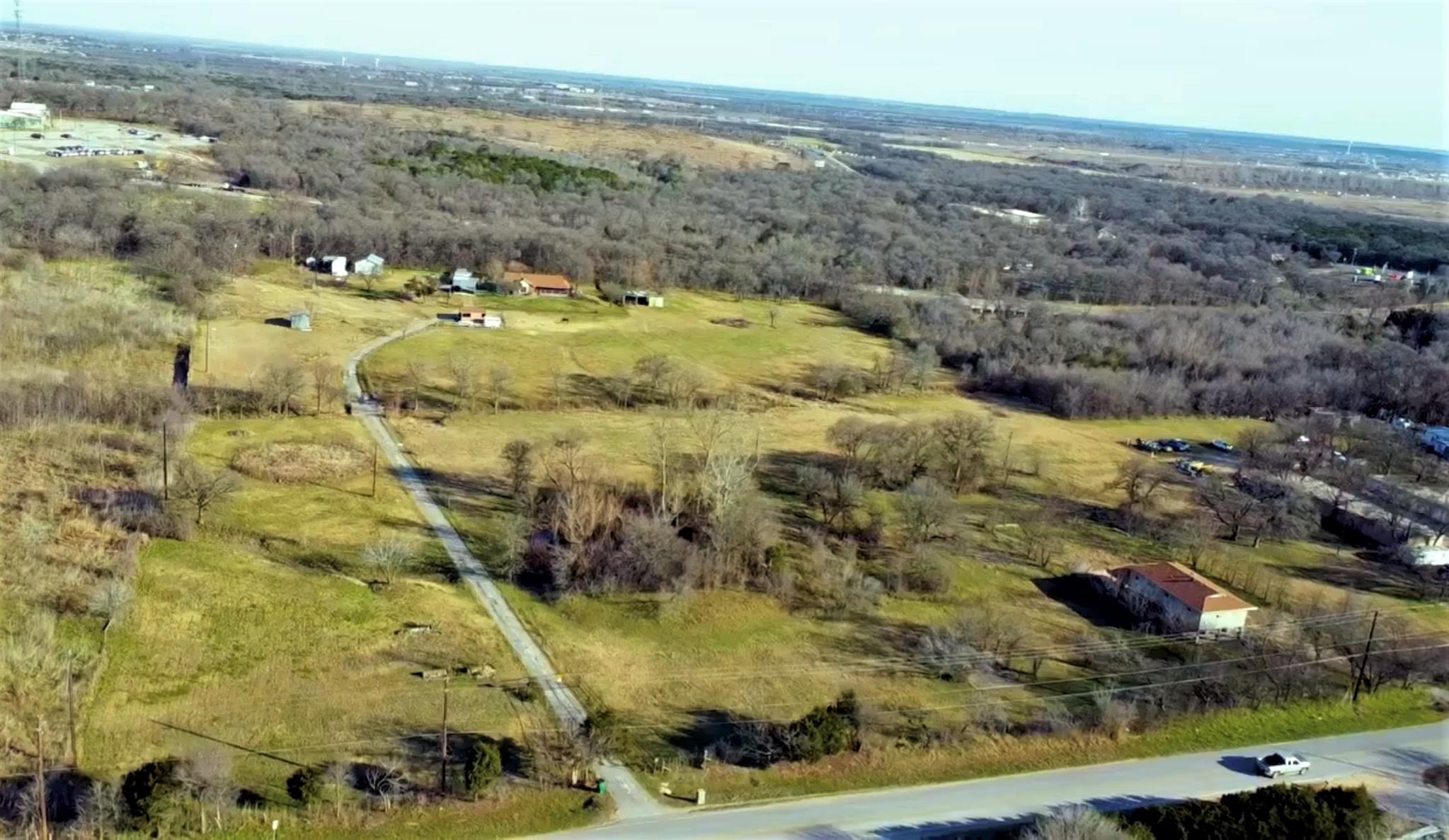 5001 Blue Bluff Rd Property Photo 6