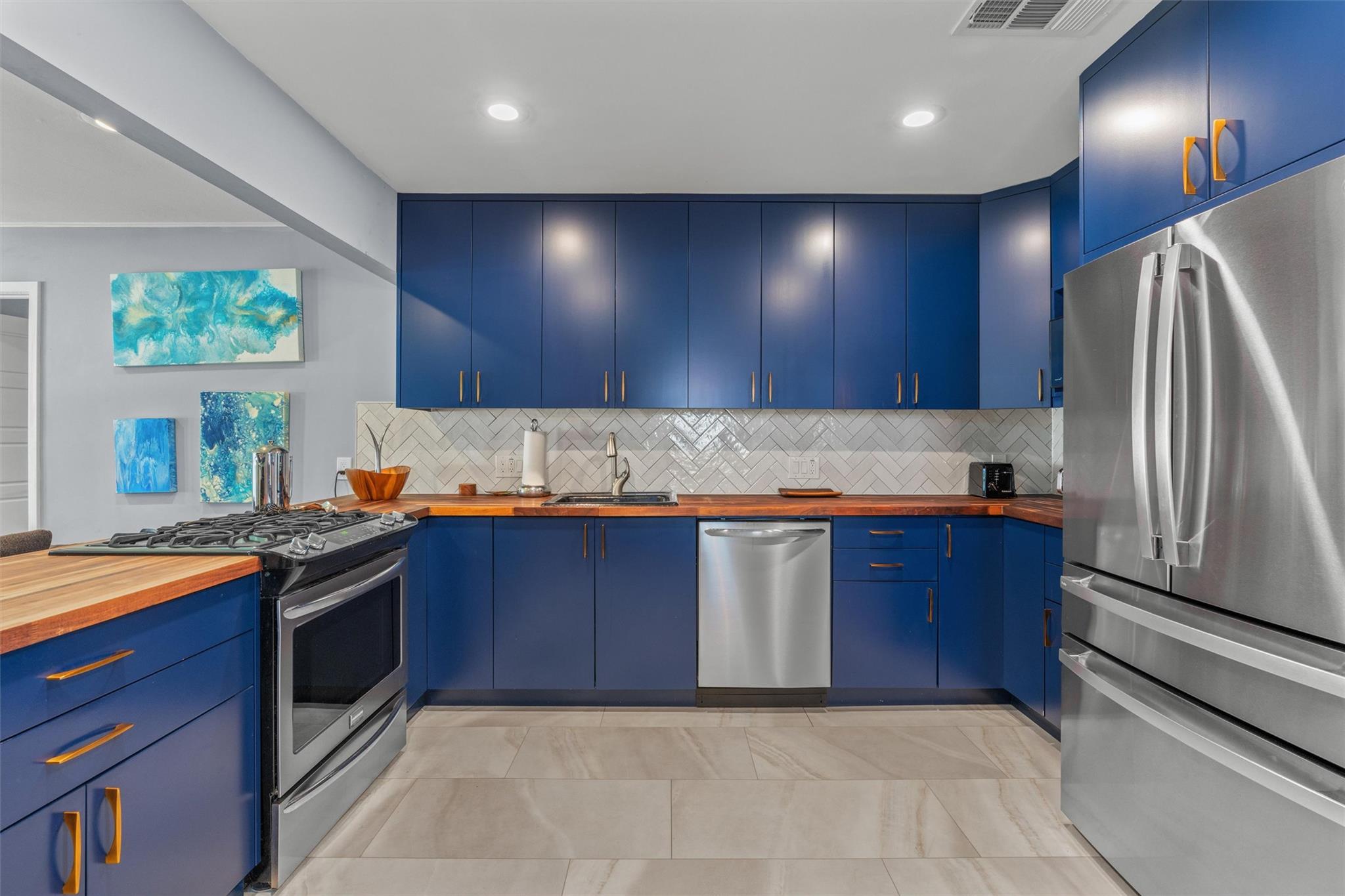 8303 Lazy Ln Property Photo 5