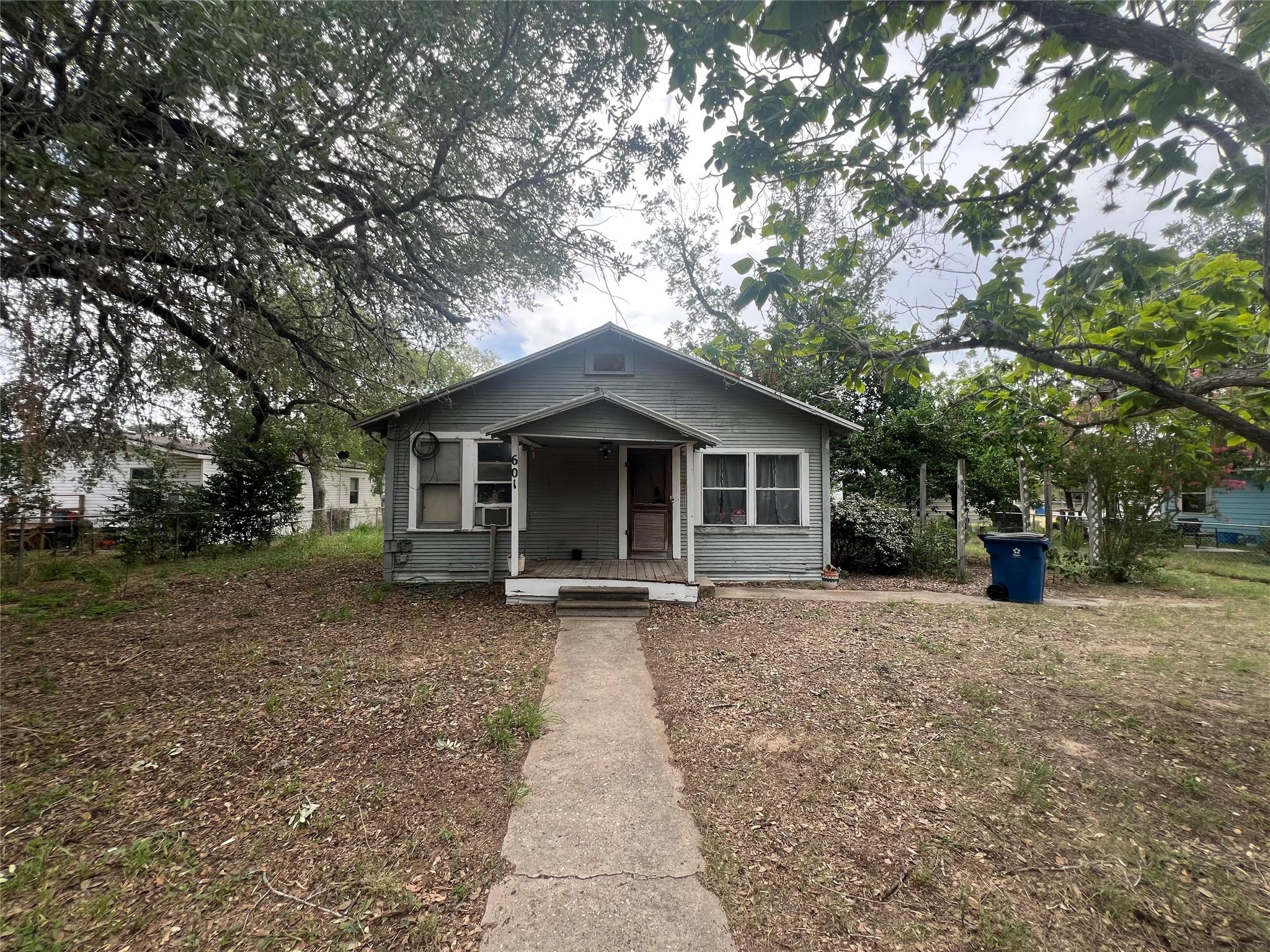 601 N Reed St Property Photo 1