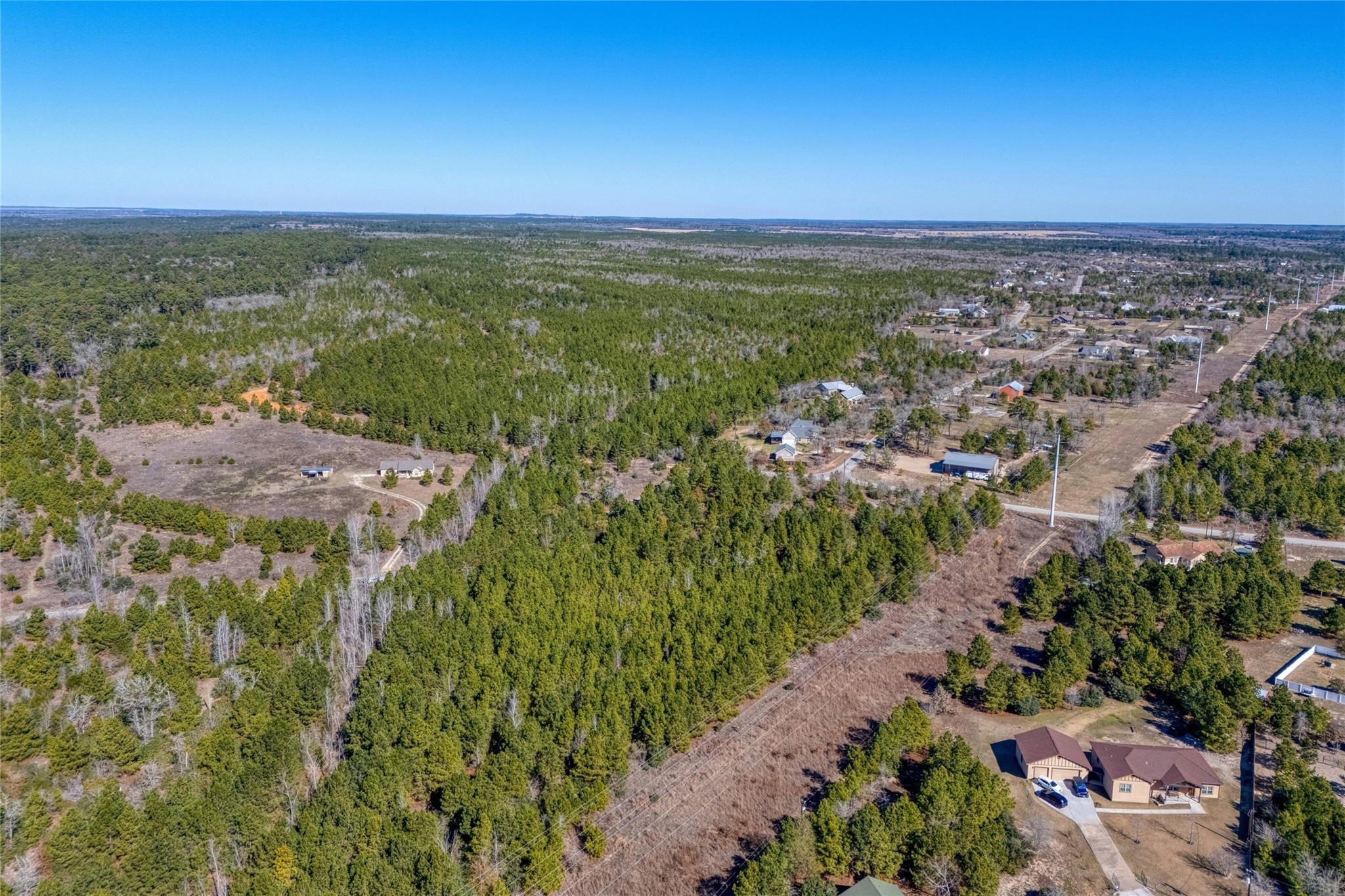 215-225 Pine Path Property Photo 7