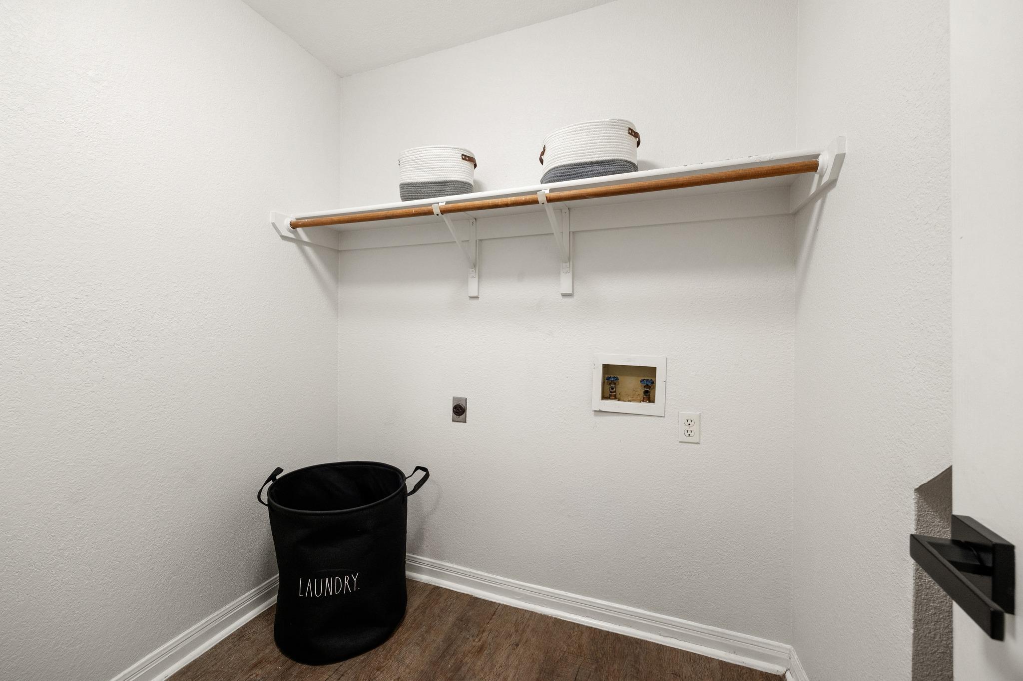 2327 Wright Cir Property Photo 17