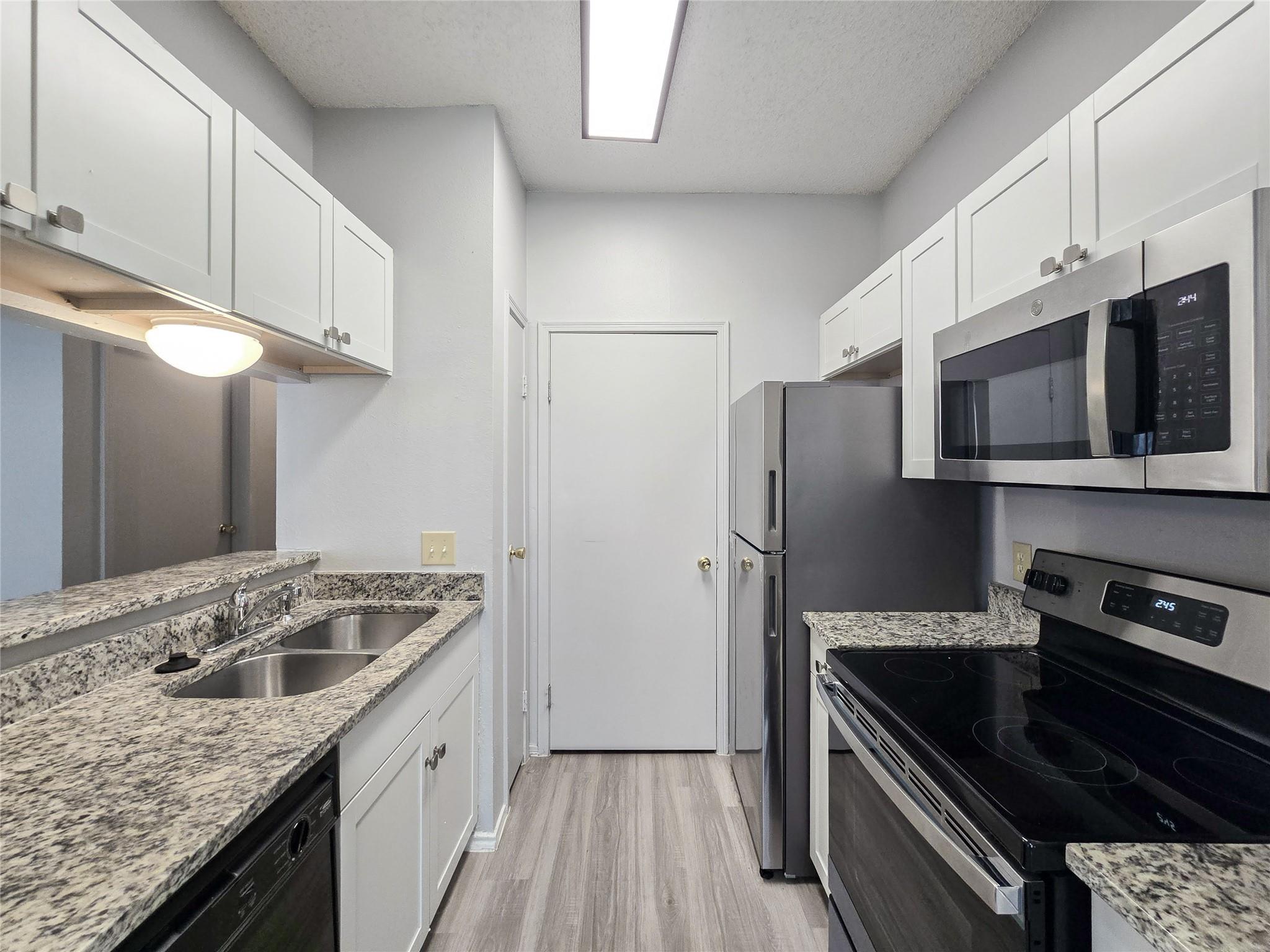 12166 Metric Blvd #147 Property Photo 6