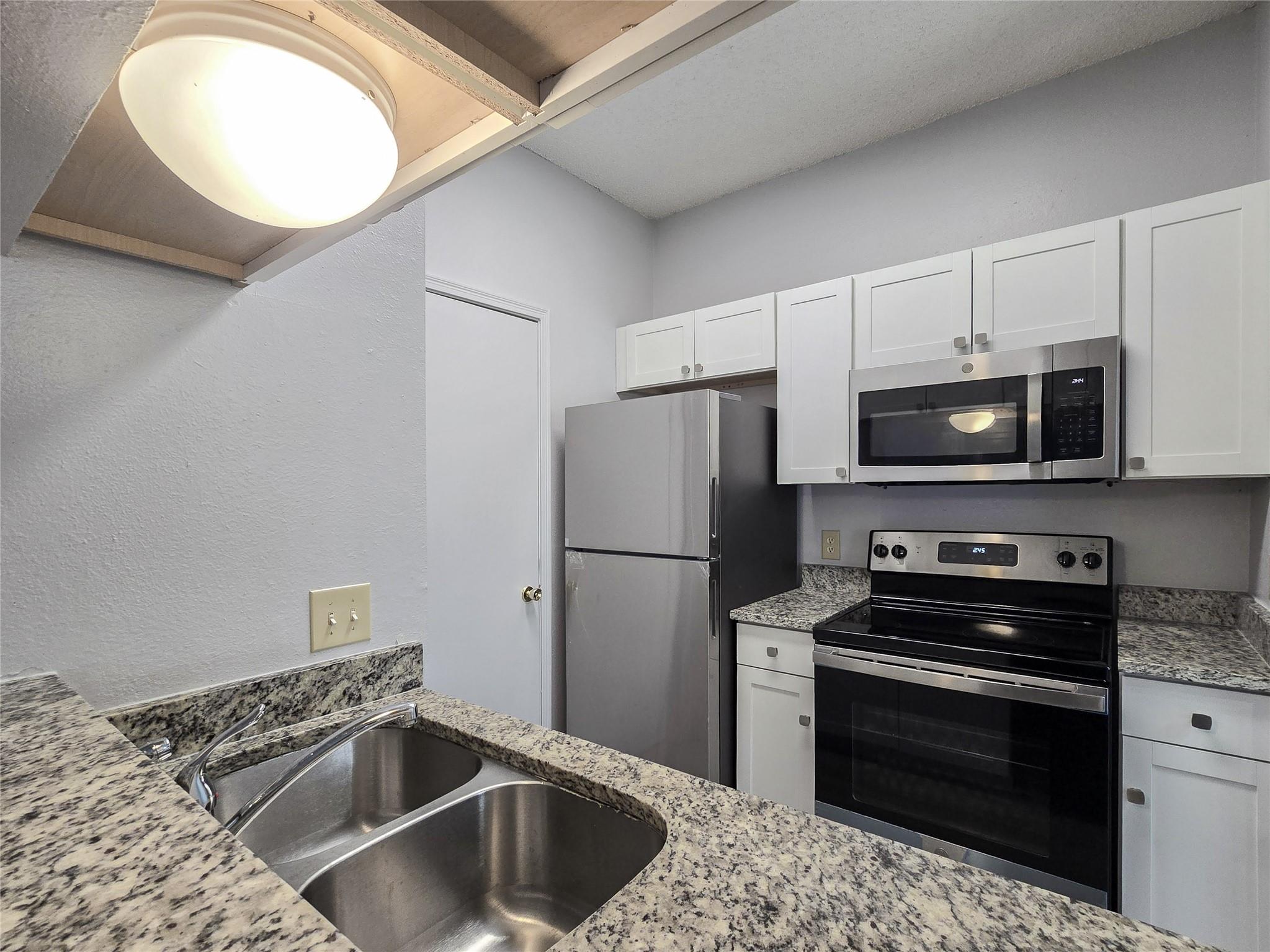 12166 Metric Blvd #147 Property Photo 7