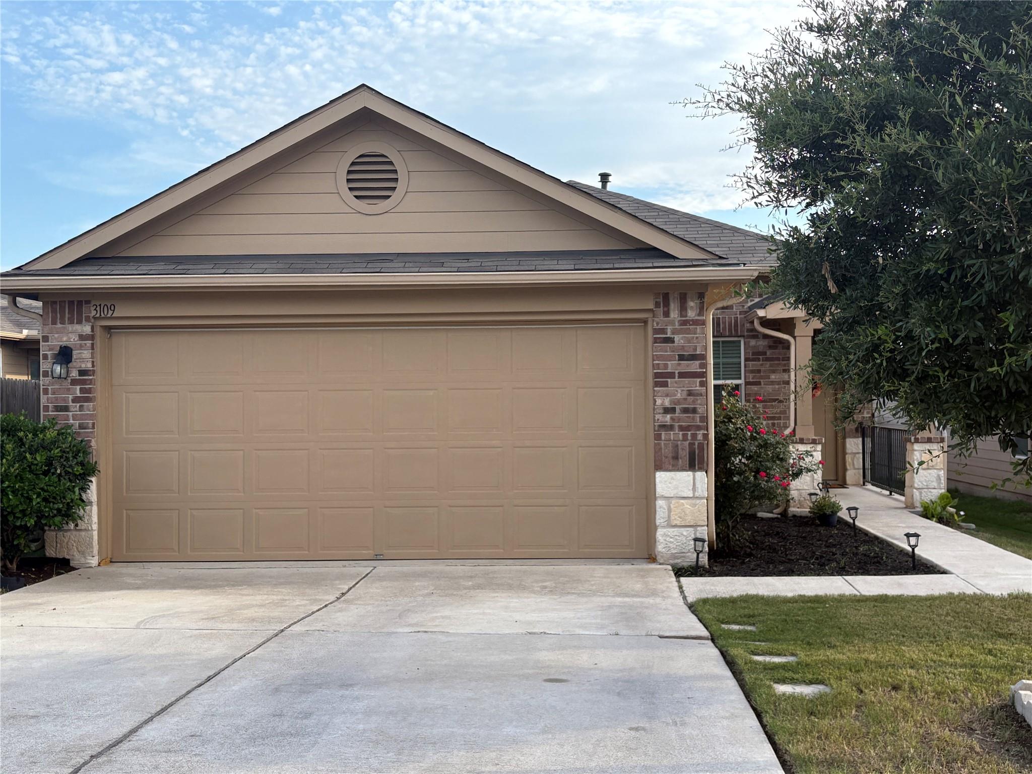 3109 Crystal Bend Dr Property Photo